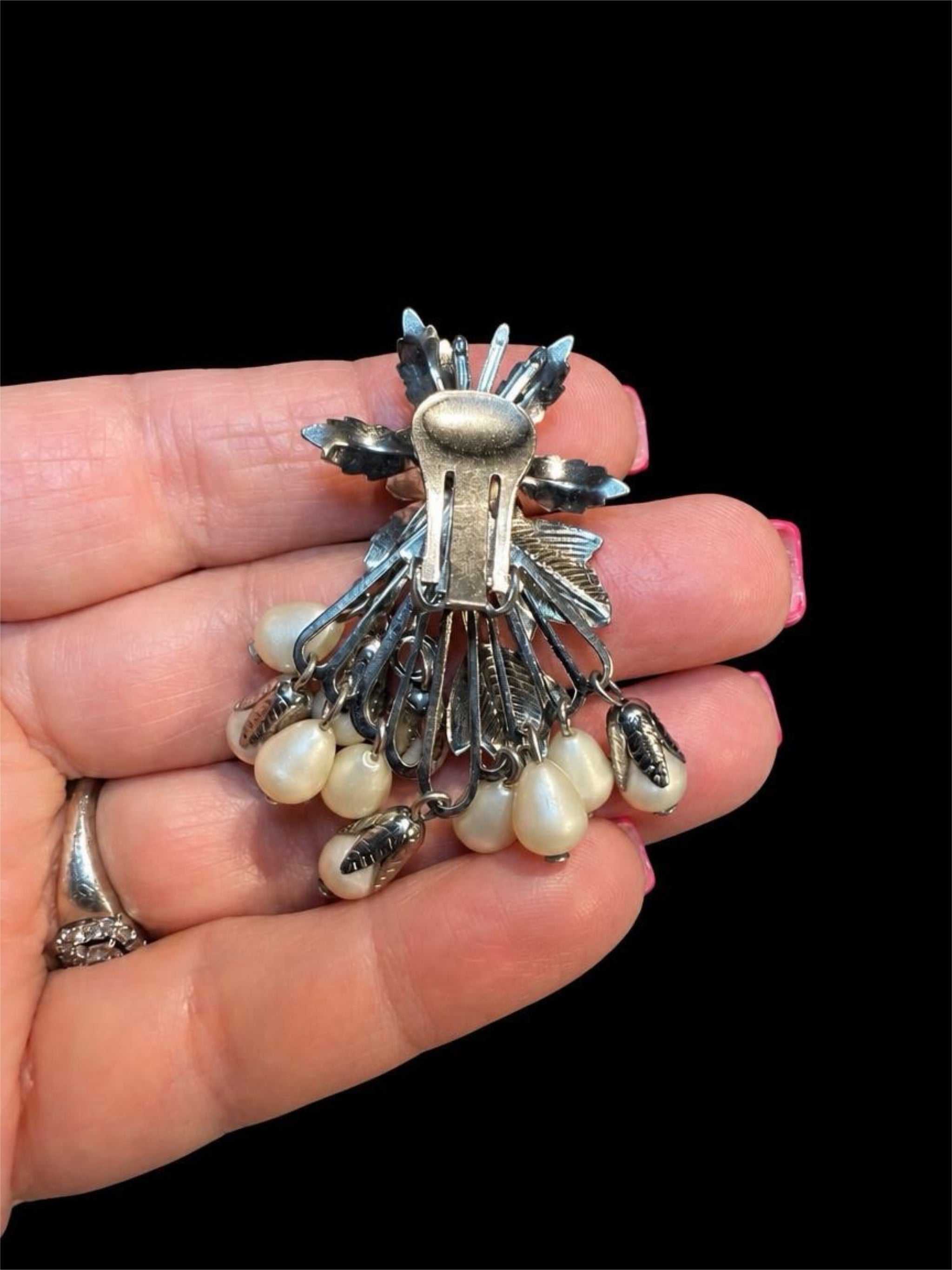 VINTAGE PEARL DANGLE EARRINGS