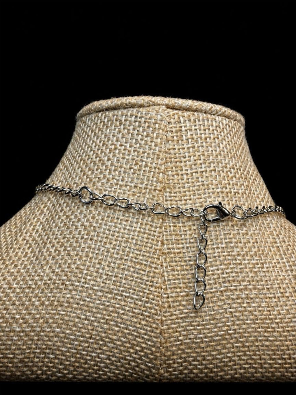 GLASS NECKLACE