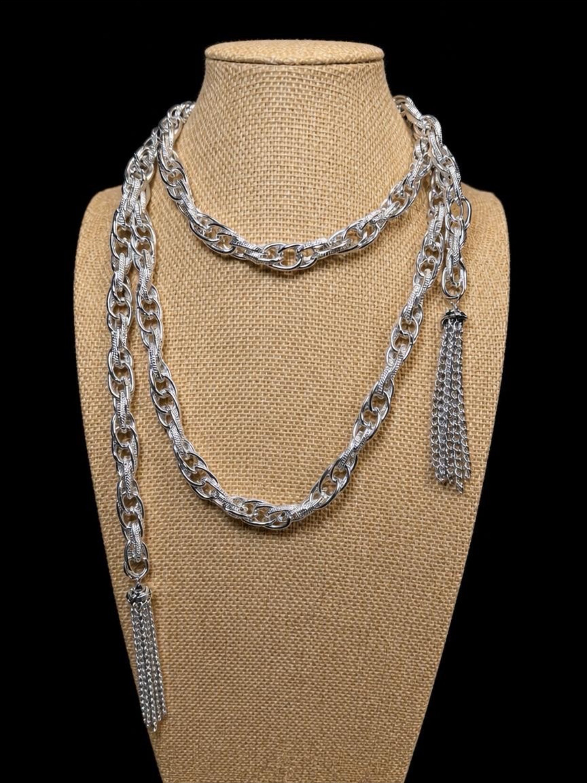 LARIAT STYLE NECKLACE