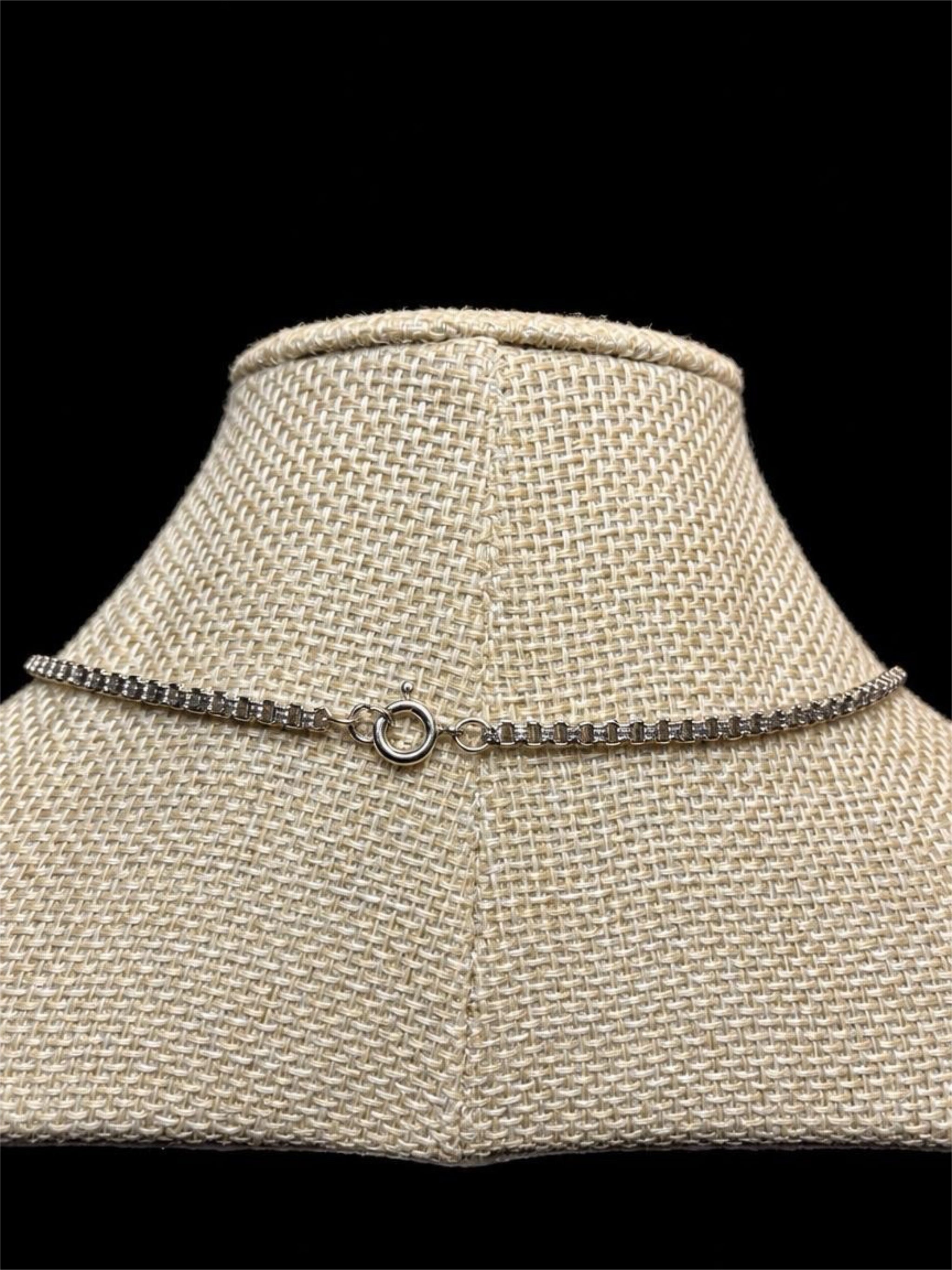 VINTAGE THERMOSET NECKLACE