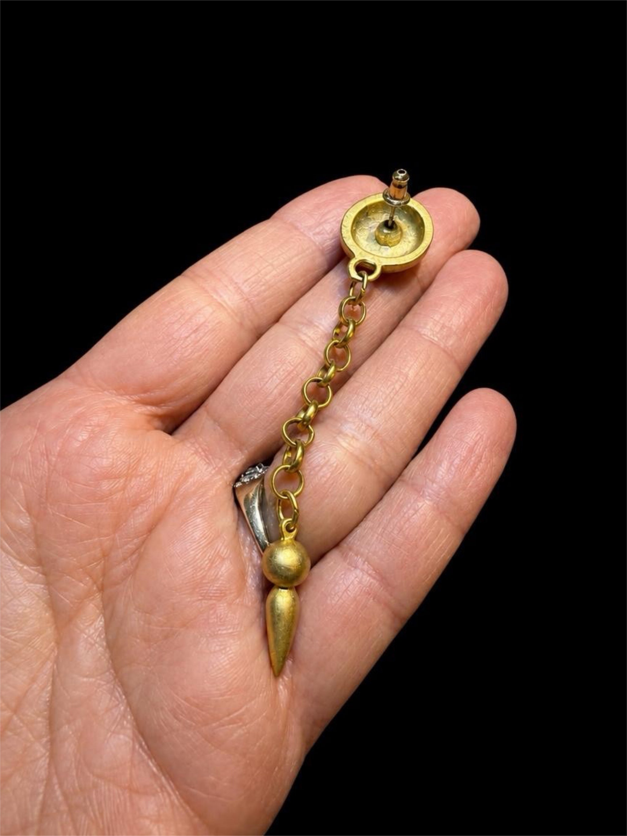 FLAT GOLD DANGLE EARRINGS
