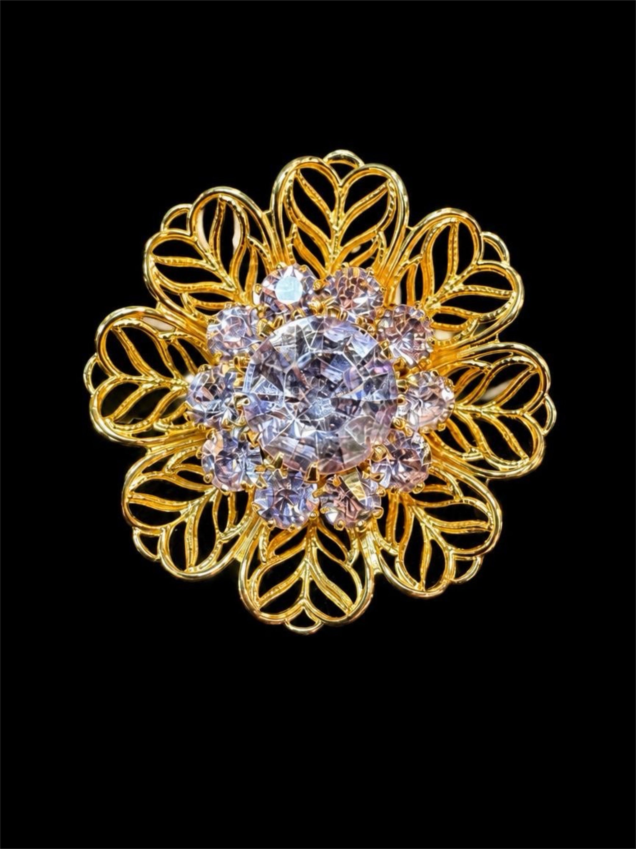 VINTAGE LAVENDER GLASS BROOCH