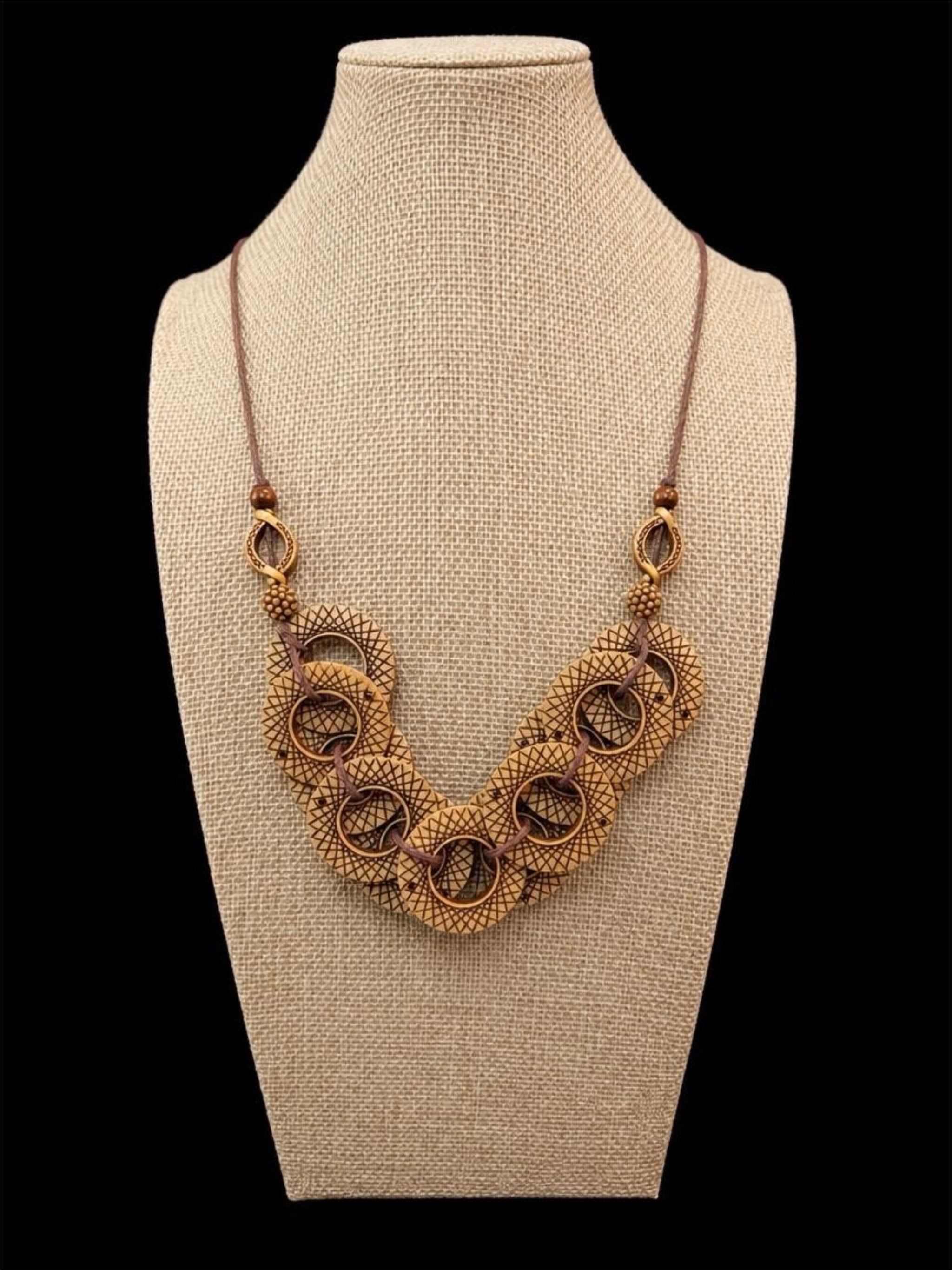 BROWN DISC NECKLACE