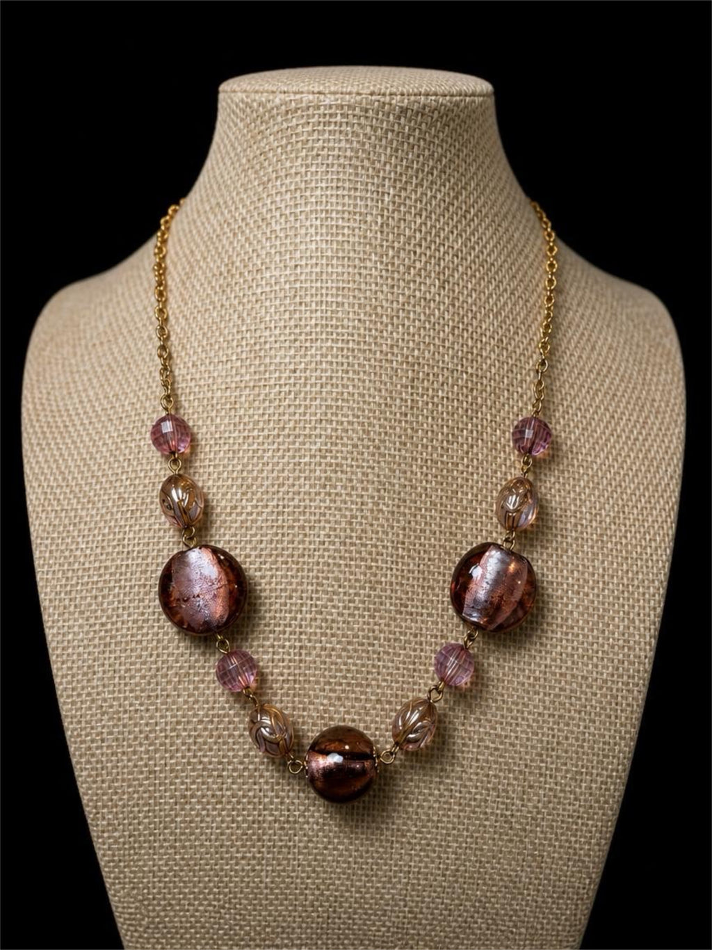 PURPLE & SILVER BEADED NECKLACE