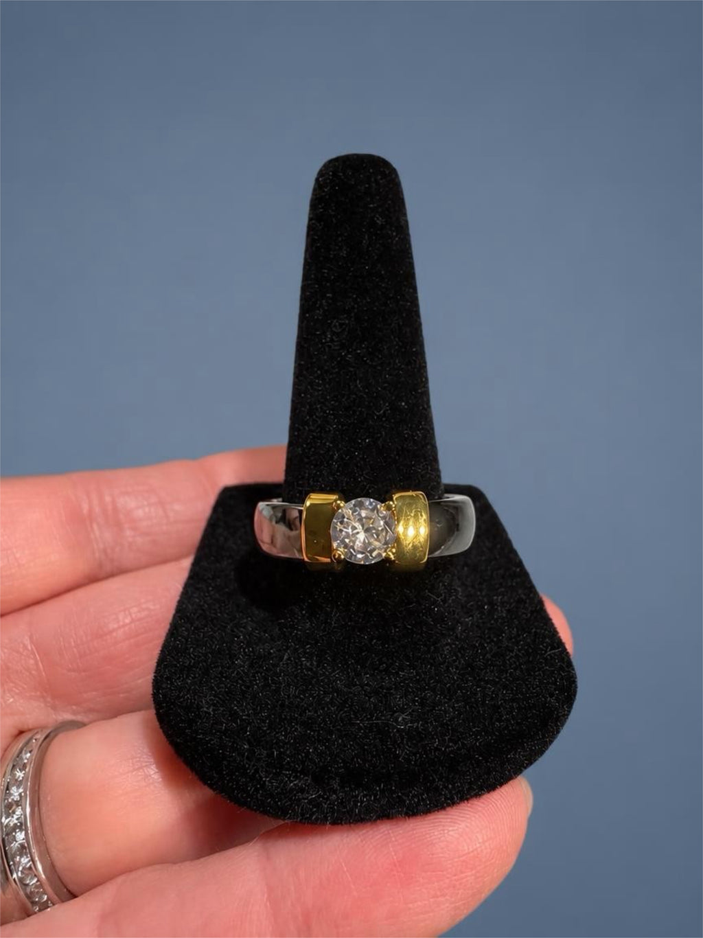 BLACK CERAMIC  RHINESTONE RING