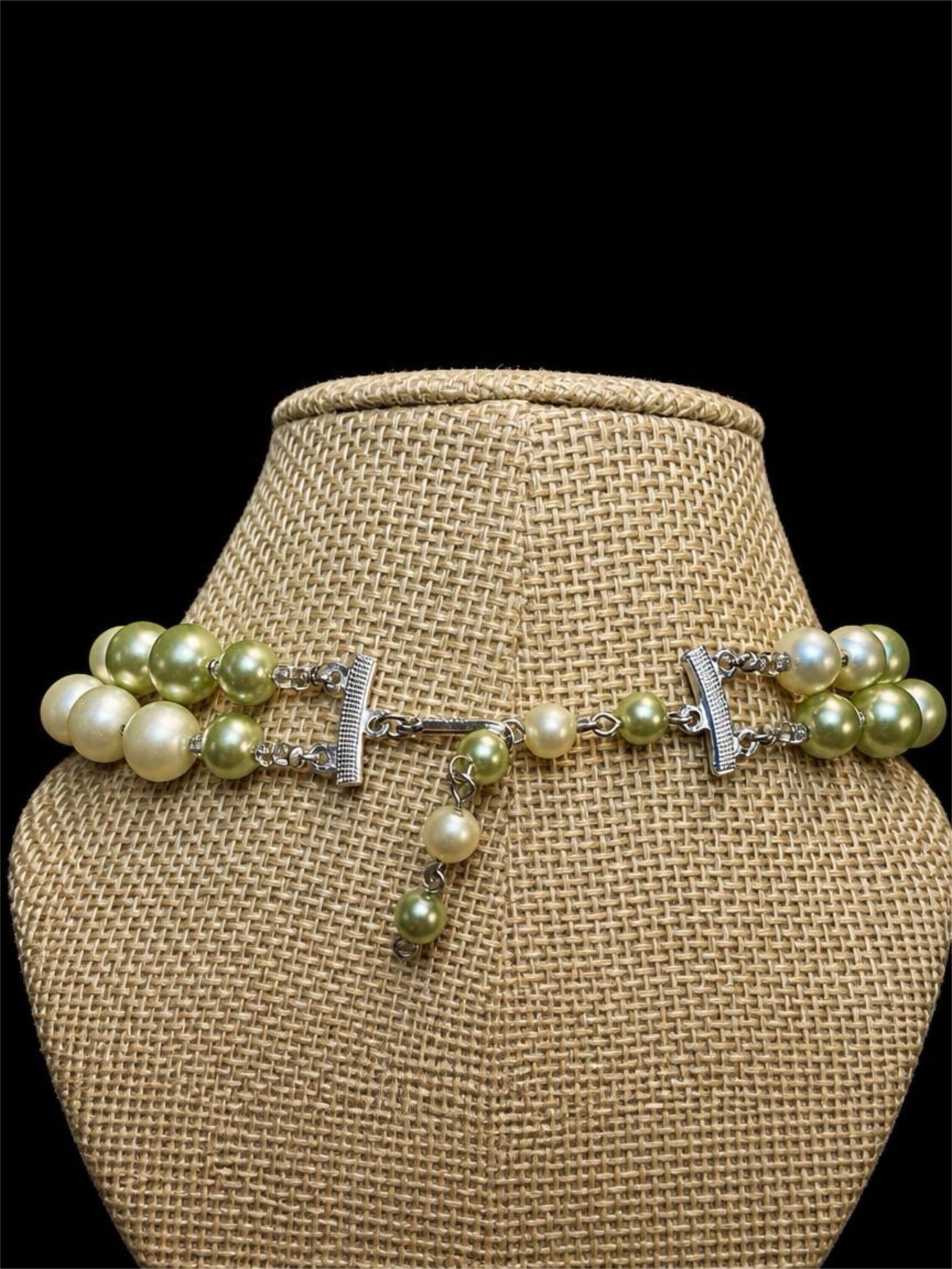 VINTAGE JAPANESE GREEN BEADED NECKLACE