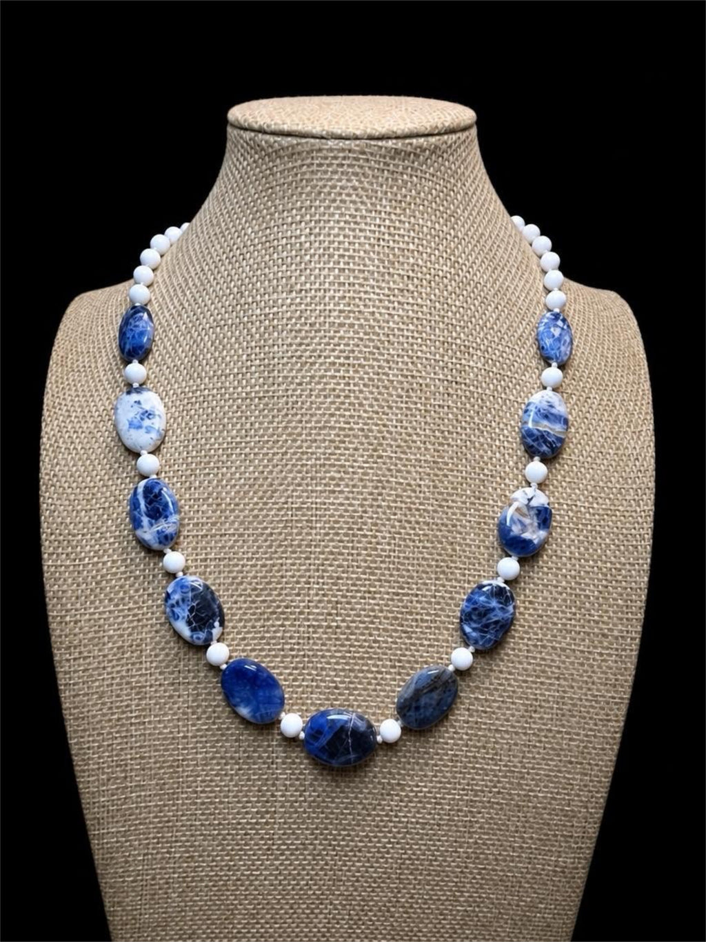 BLUE & WHITE GLASS BEADED NECKLACE