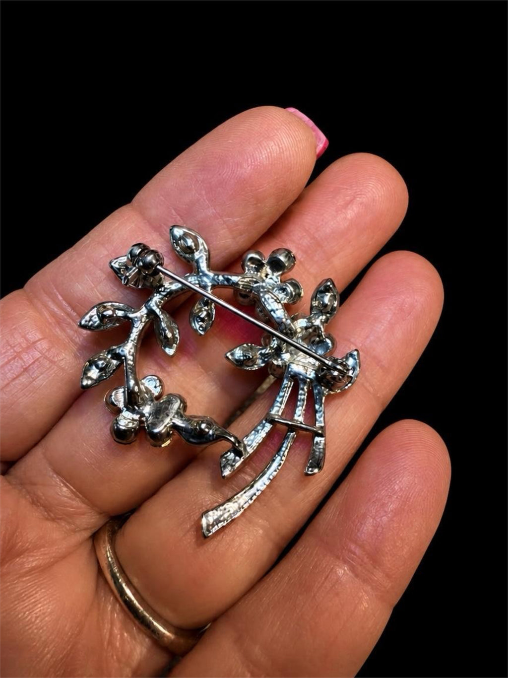 PURPLE & CLAEAR RHIESTONE BROOCH