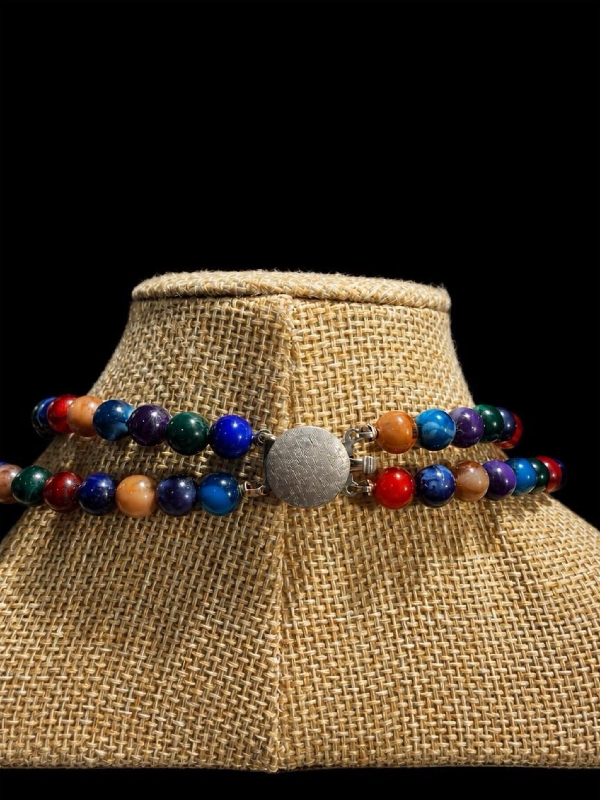 VINTAGE MULTI-COLORED BEADED NECKLACE