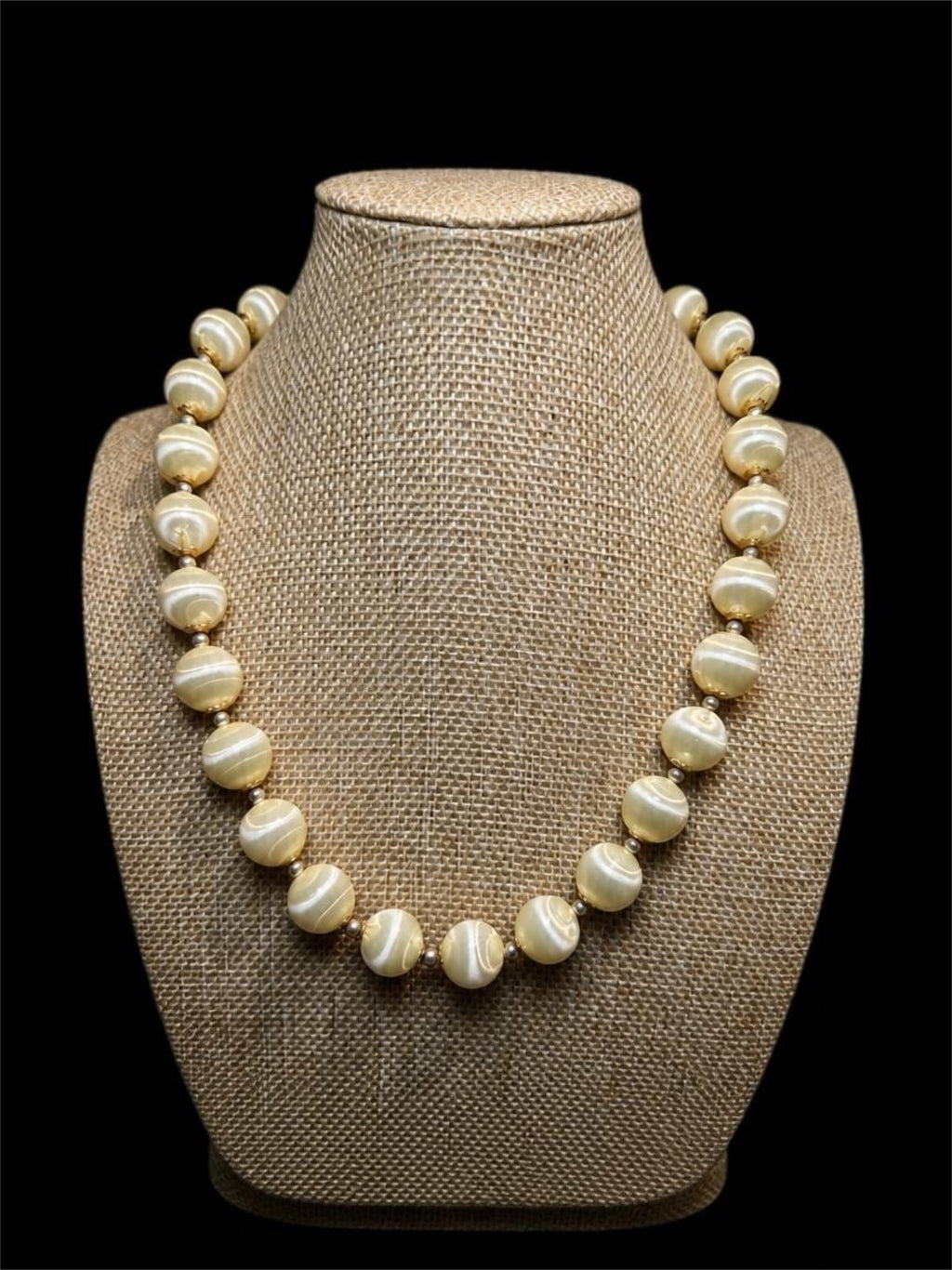 JAPANESE CREAM COLORED BEADED NECKLACE