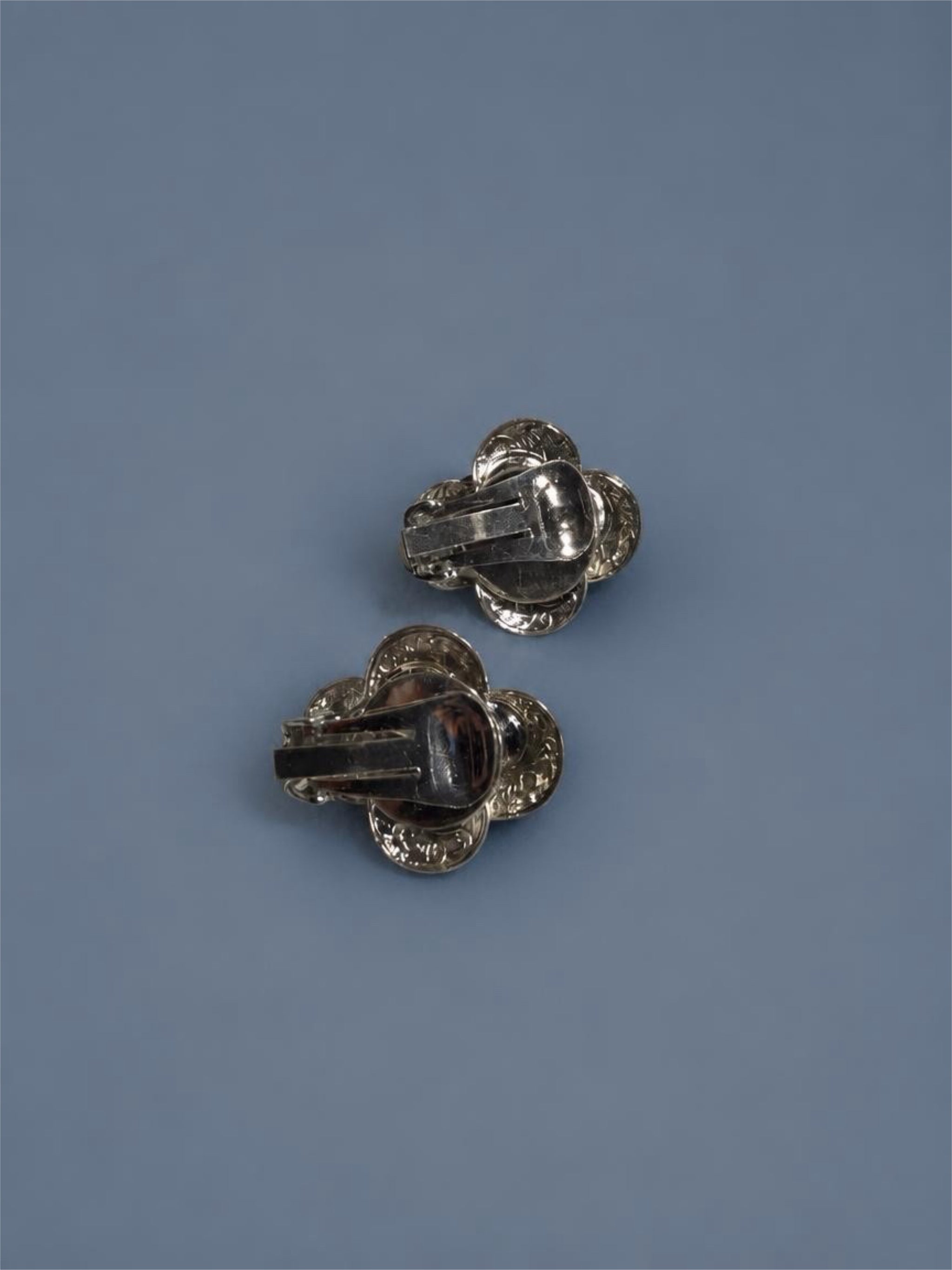 SILVER FLORAL EARRINGS