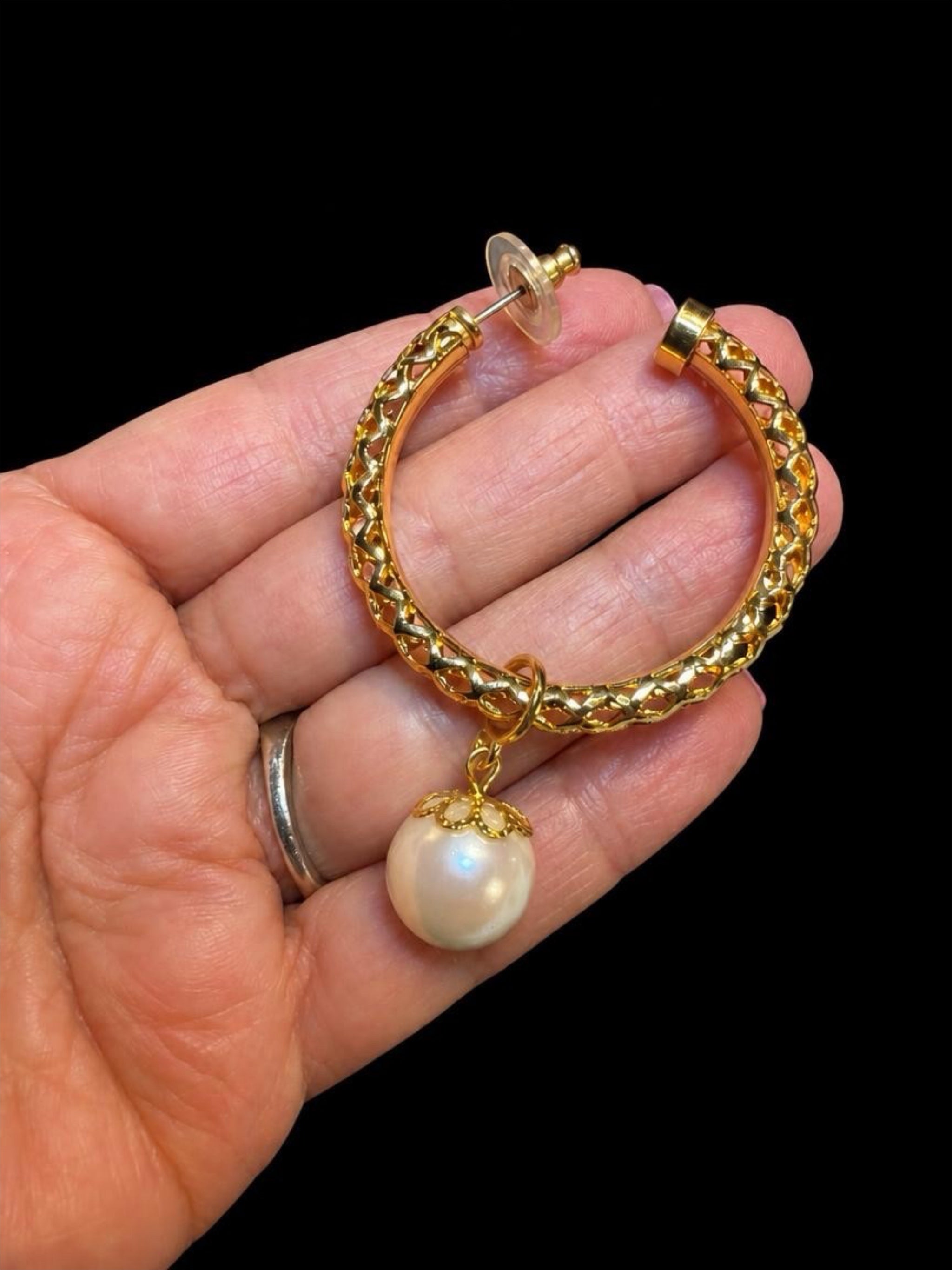LARGE PEARL & GOLD EARRINGS