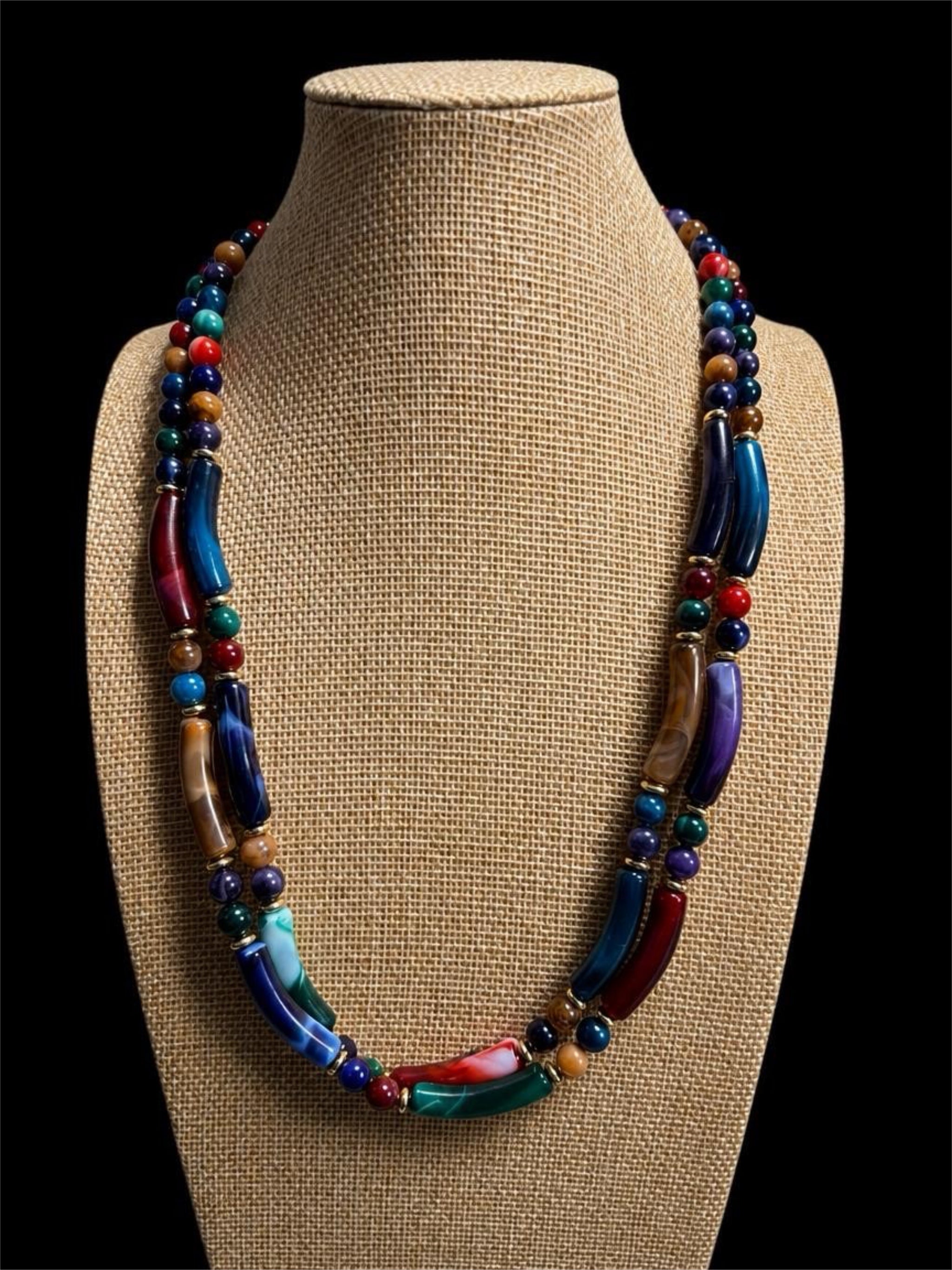 VINTAGE MULTI-COLORED BEADED NECKLACE