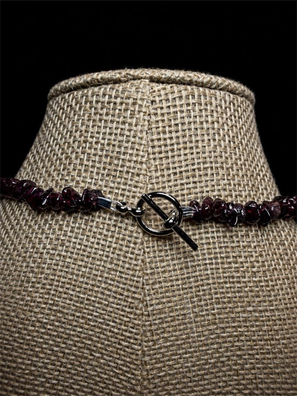 STONE PENDANT NECKLACE