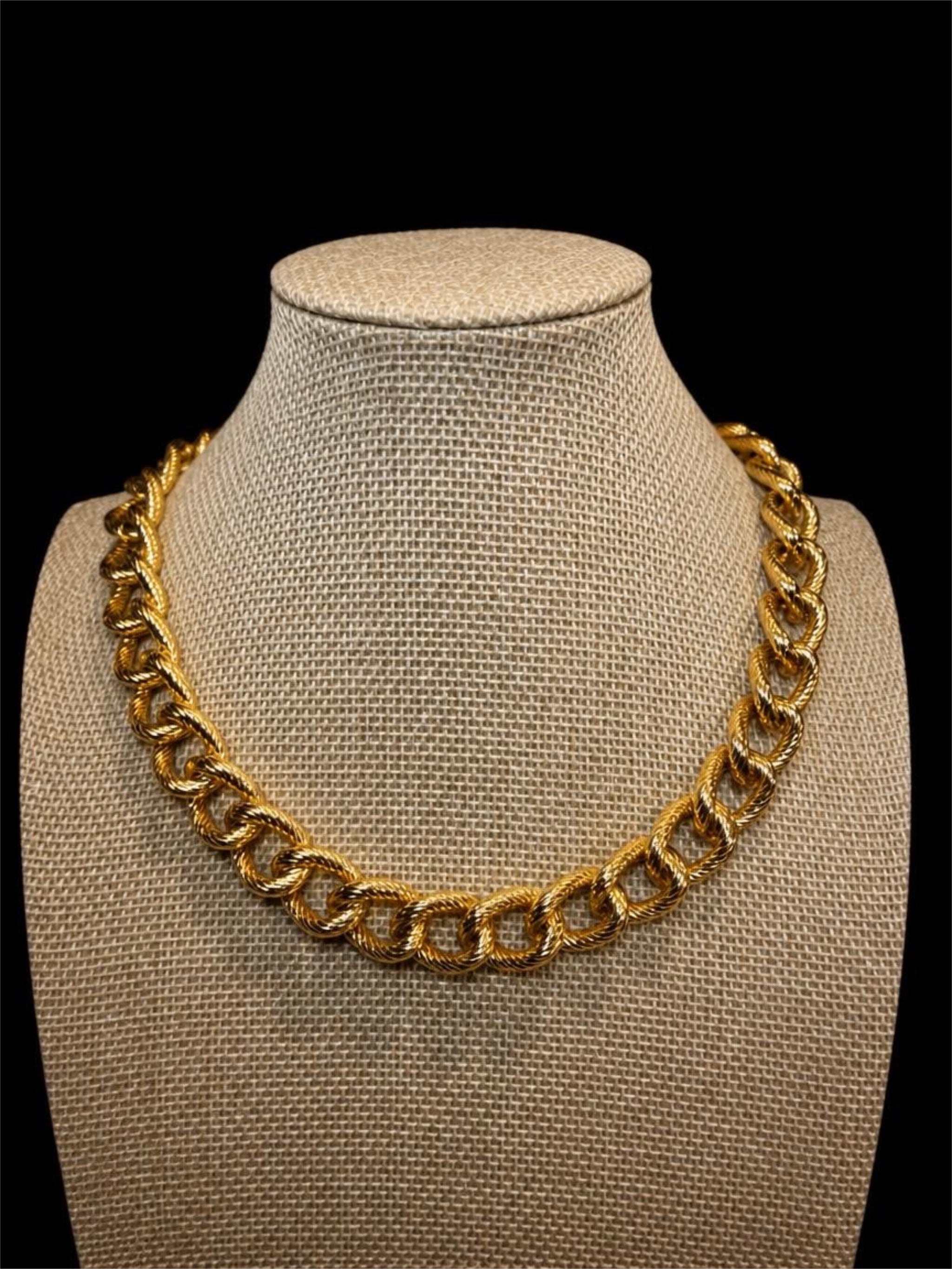 CHUNKY GOLD NECKLACE