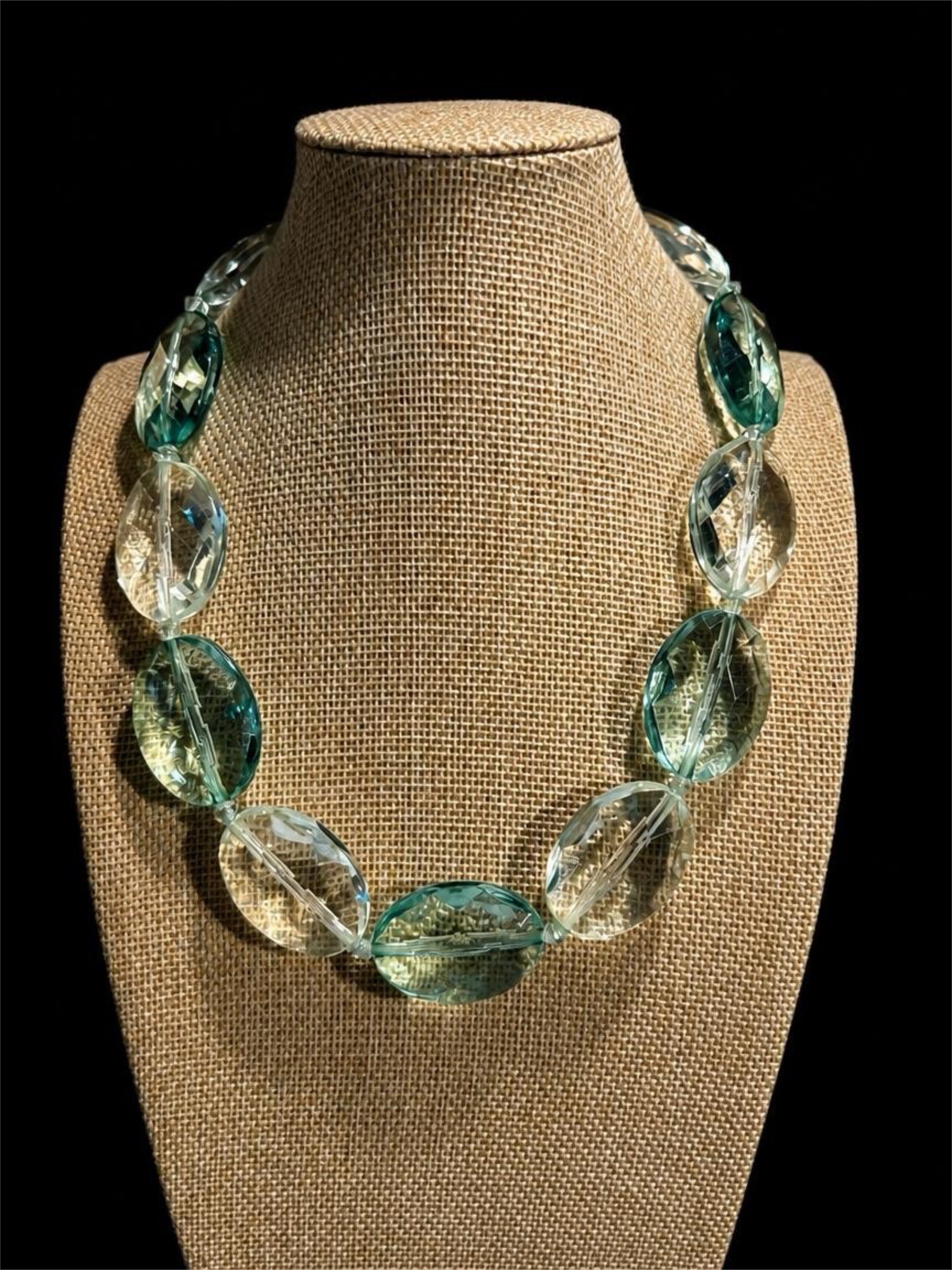 PALE GREEN & CLEAR BEADED NECKLACE