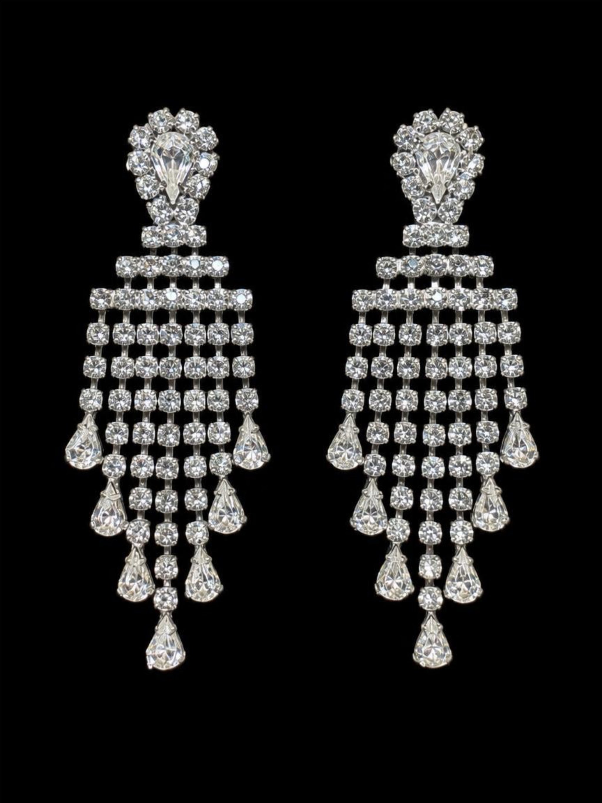 VINTAGE GLASS DANGLE EARRINGS