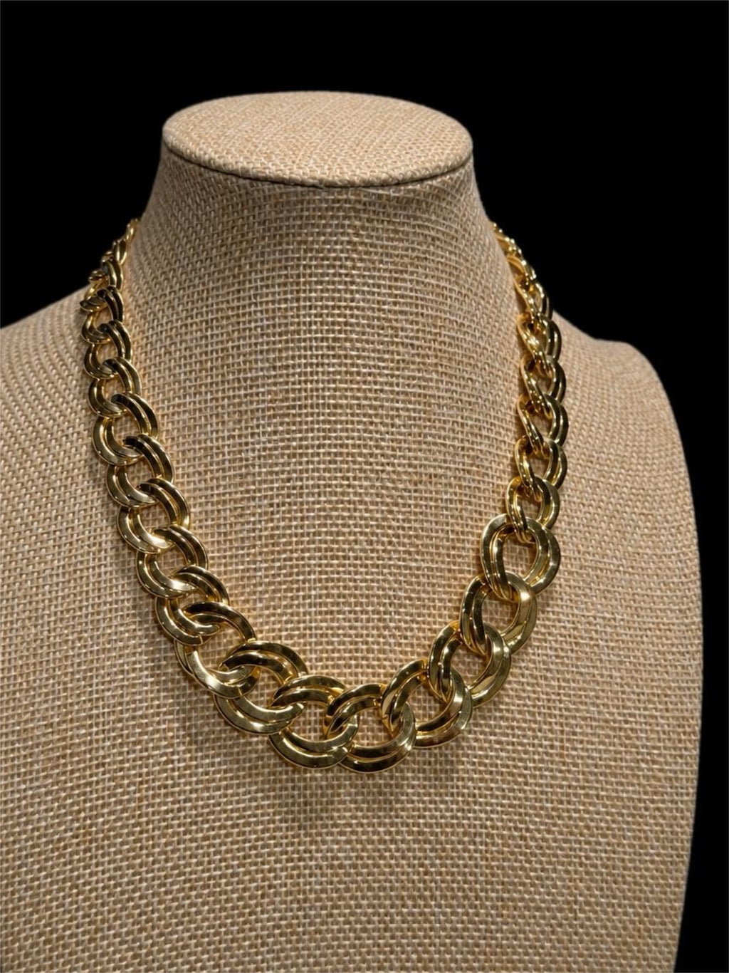 GOLD TONE CHUNKY CHAIN LINK NECKLACE