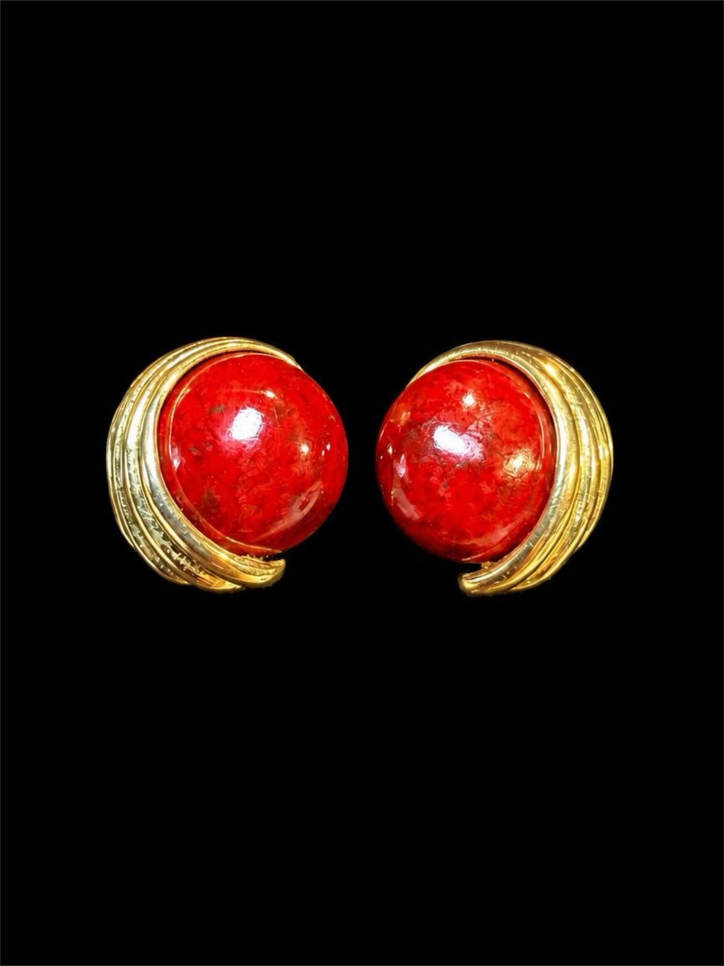 RED GLASS EARRINGS