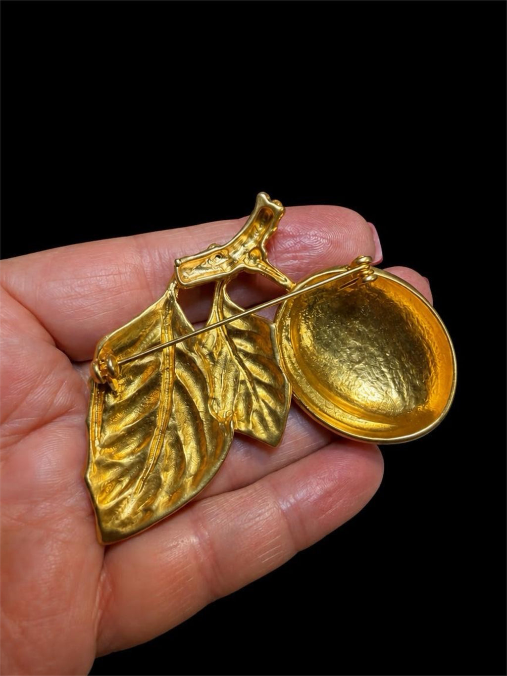 LARGE GOLD PEACH BROOCH