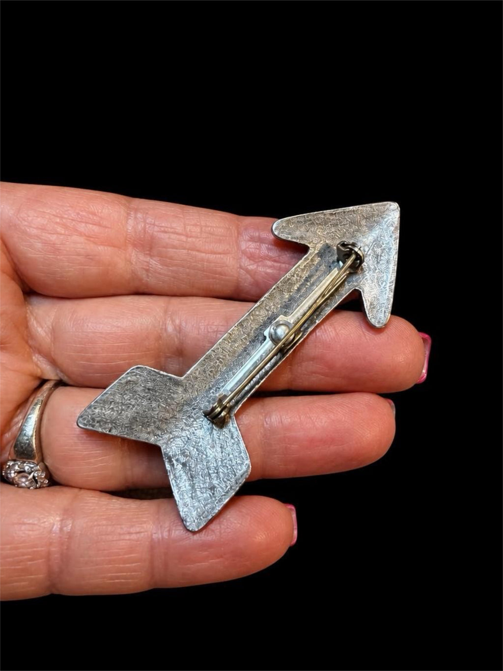 PEWTER ARROW BROOCH