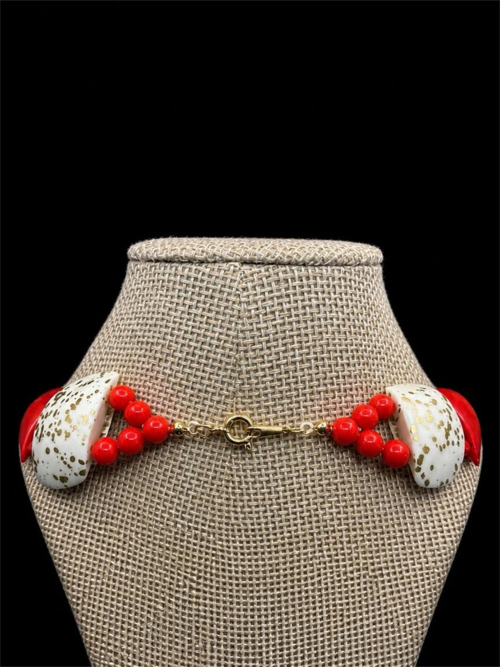 VINTAGE RED & WHITE W/ GOLD SPECKLES NECKLACE
