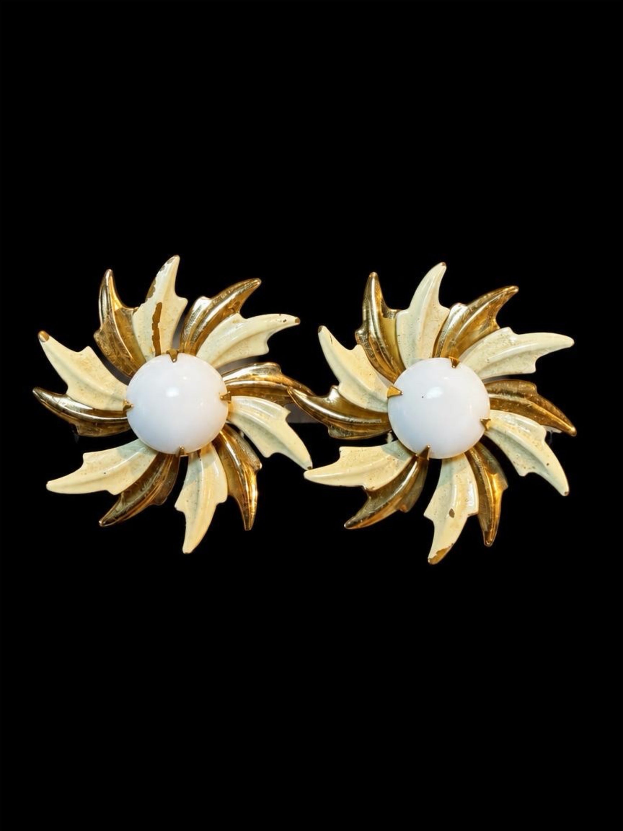 VINTAGE WHITE GLASS BEAD & ENAMEL EARRINGS
