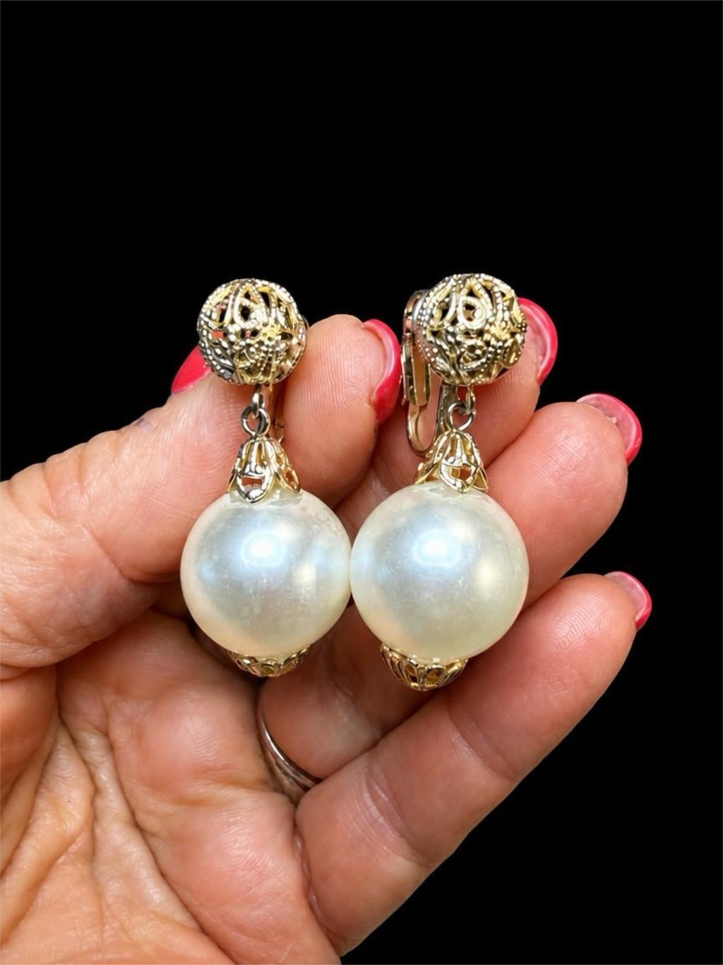 VINTAGE LARGE PEARL EARRINGS