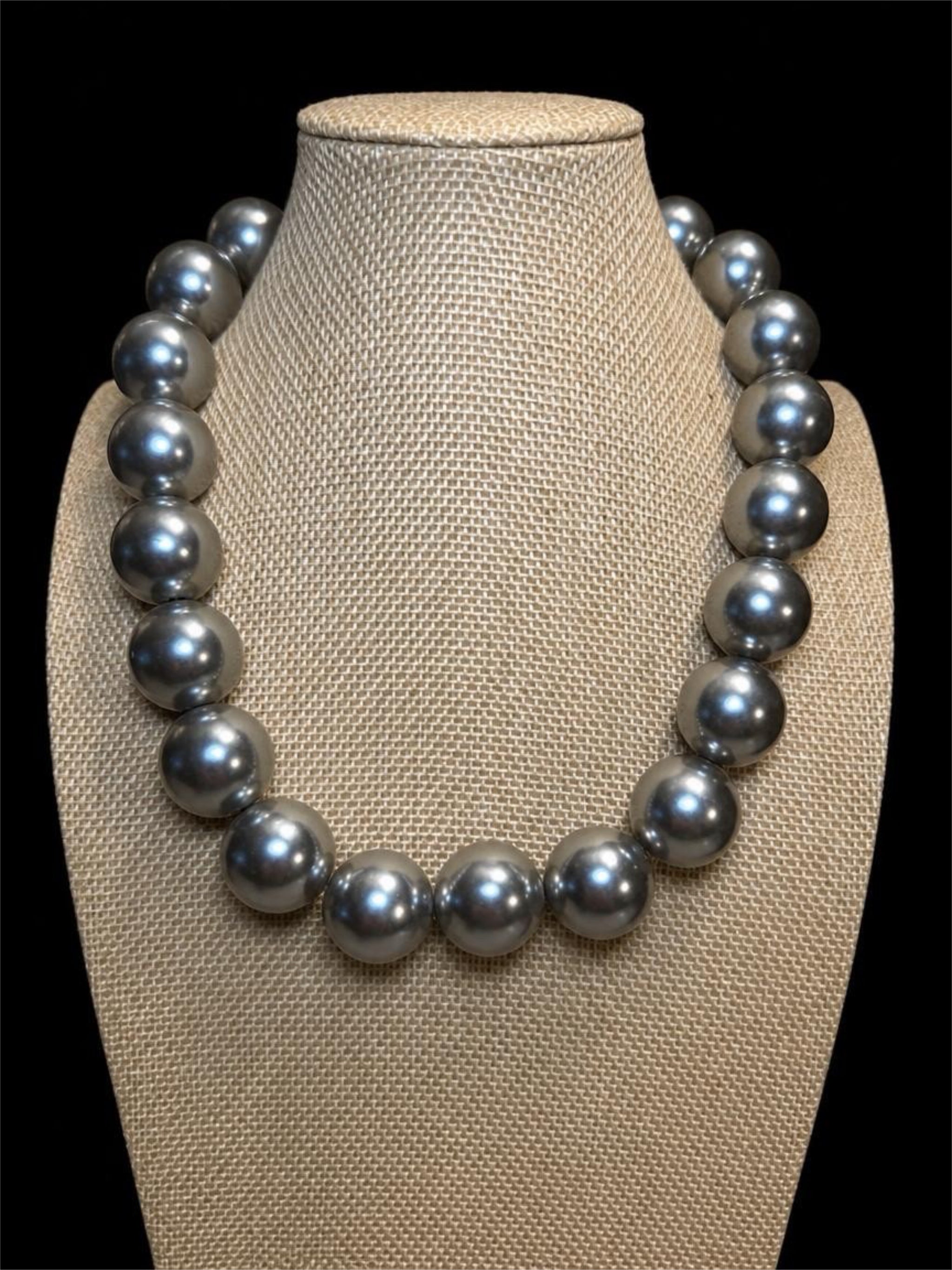 LARGE SILVER BEADED NECKLACE