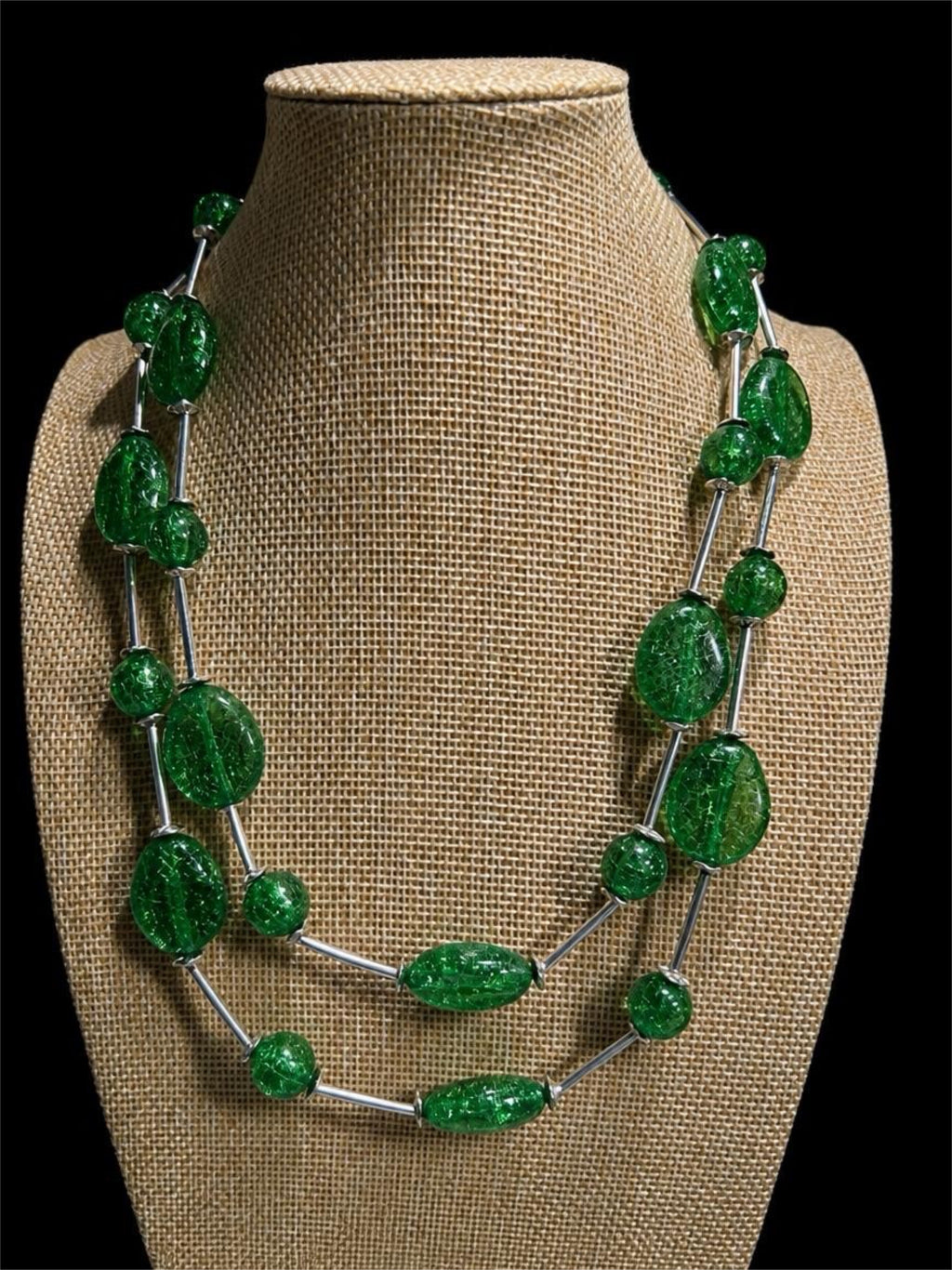 GREEN CRACKED GLASS LOOKING BEADED NECKLACE W/ EARRINGS