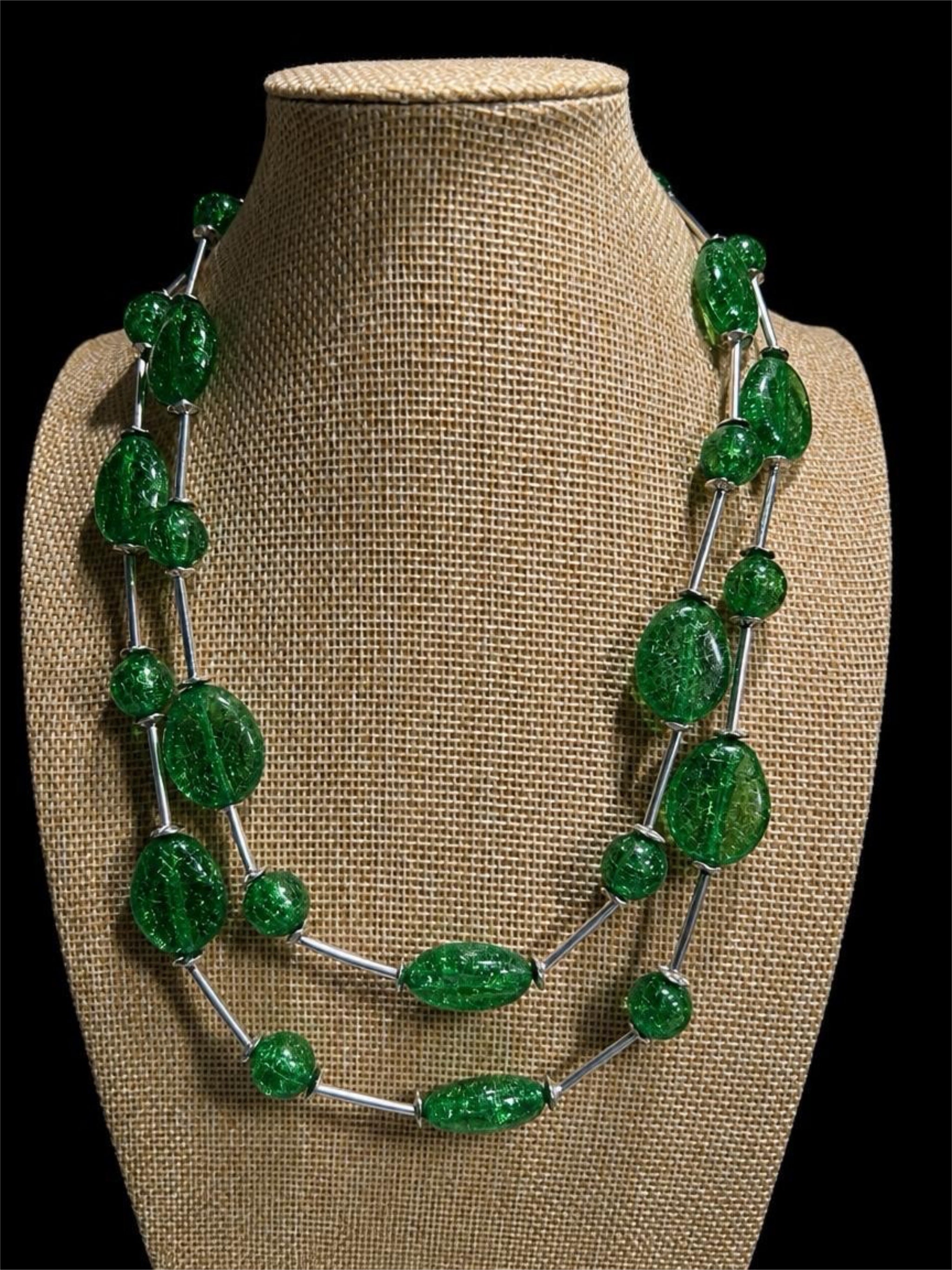 GREEN CRACKED GLASS LOOKING BEADED NECKLACE W/ EARRINGS