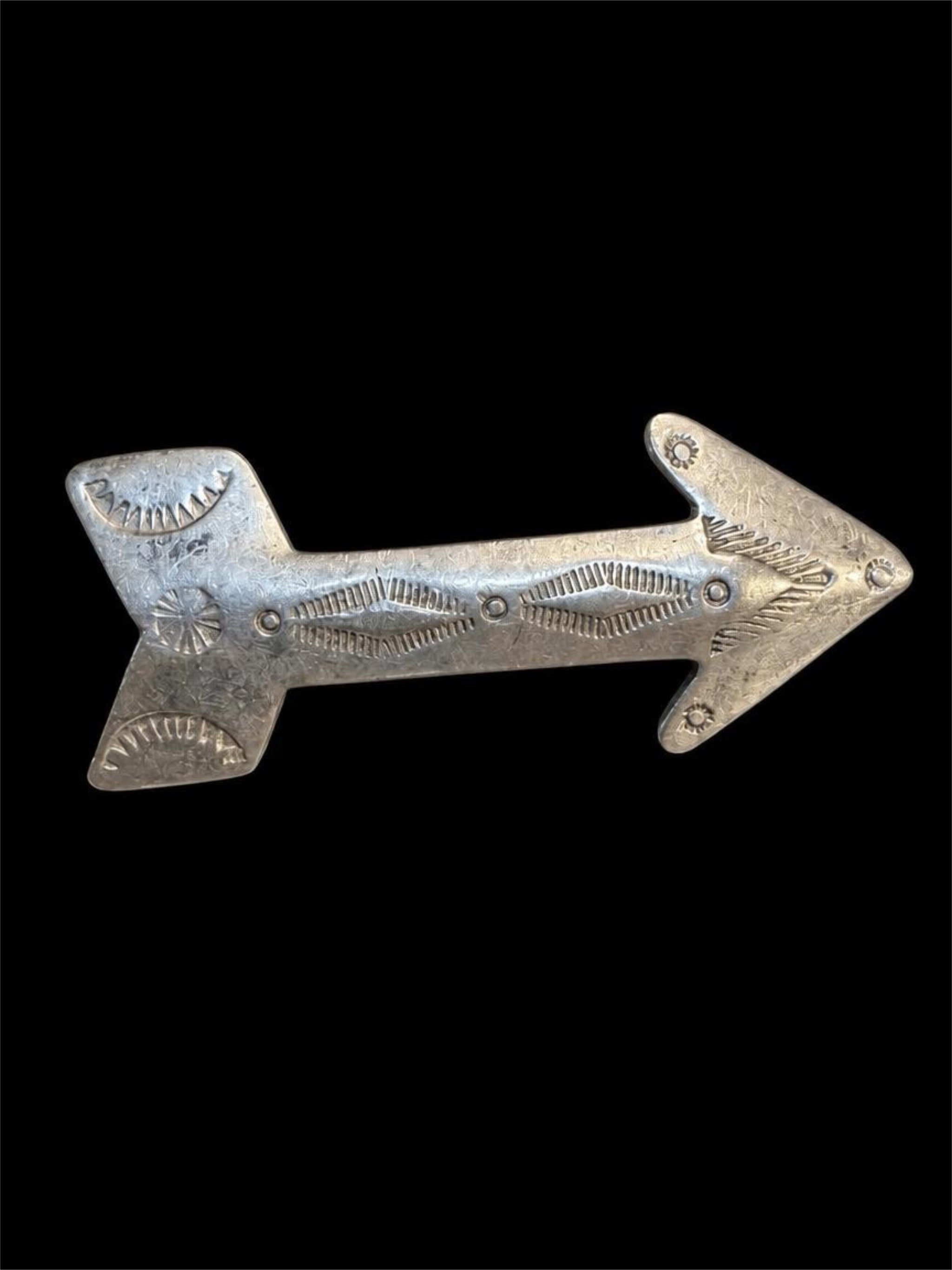 PEWTER ARROW BROOCH