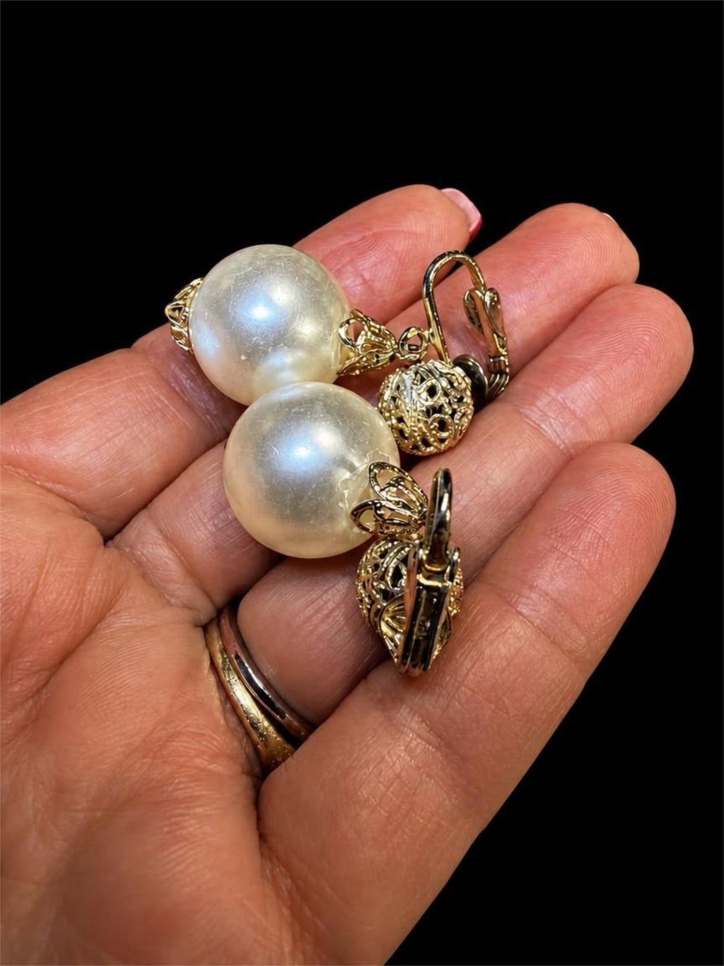 VINTAGE LARGE PEARL EARRINGS