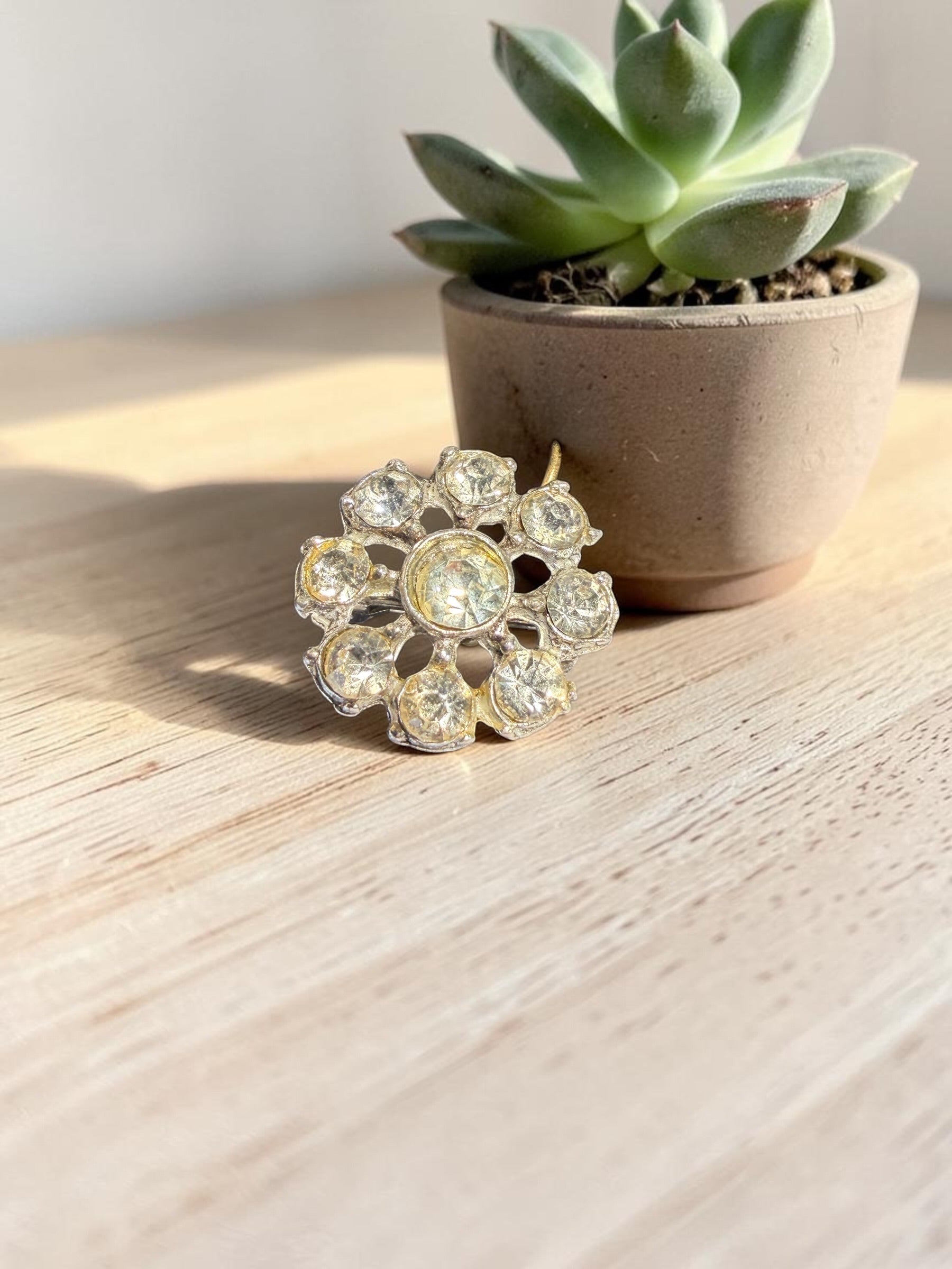 VINTAGE RHINESTONE BROOCH