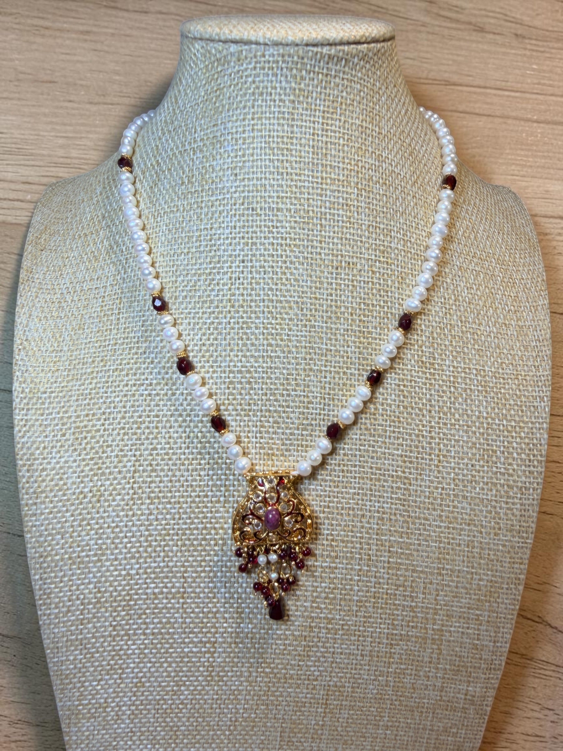 RED BEAD & PEARL NECKLACE