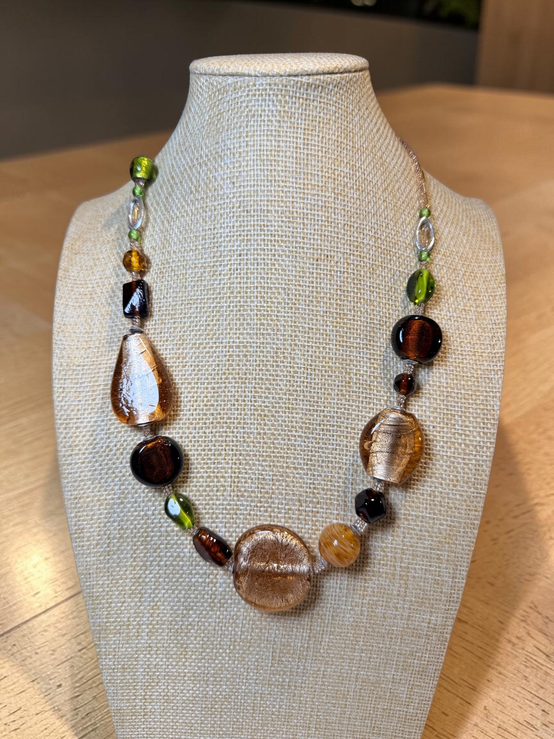 GLASS BEAD  NECKLACE