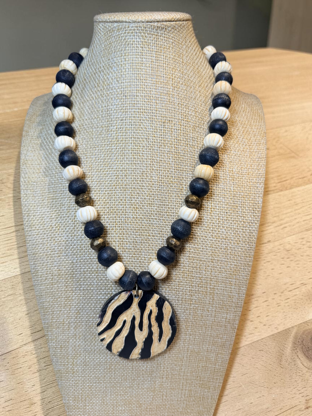 WOOD & GLASS BEAD NECKLACE