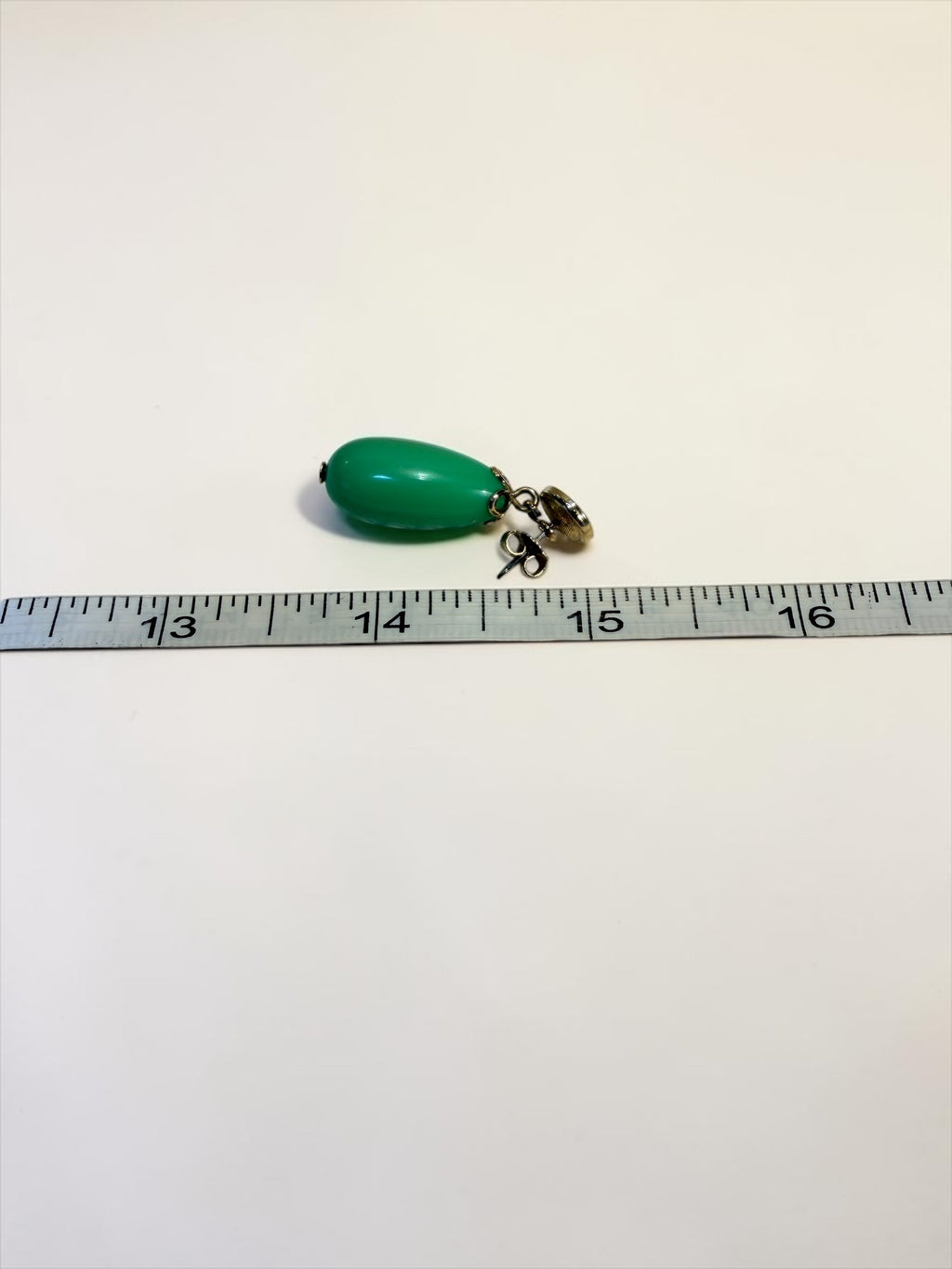 AVON GREEN & WHITE  NECKLACE & EARRING SET