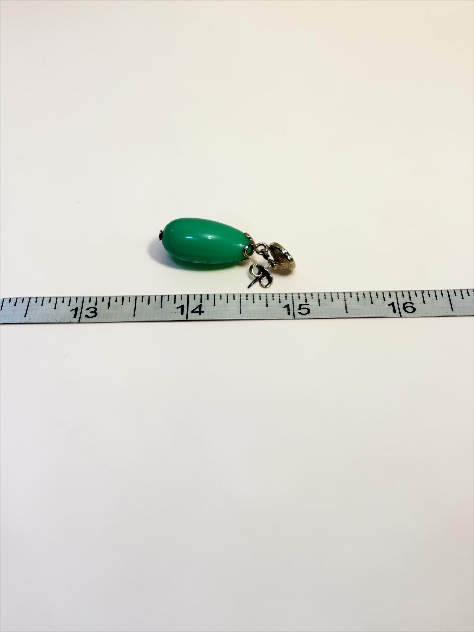 AVON GREEN & WHITE  NECKLACE & EARRING SET