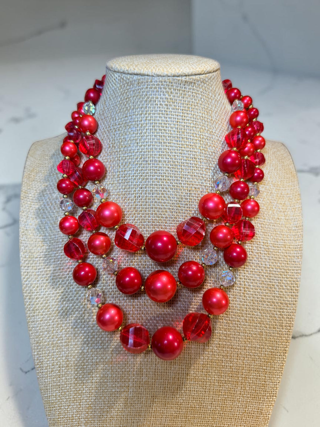 VINTAGE RED BEAD NECKLACE