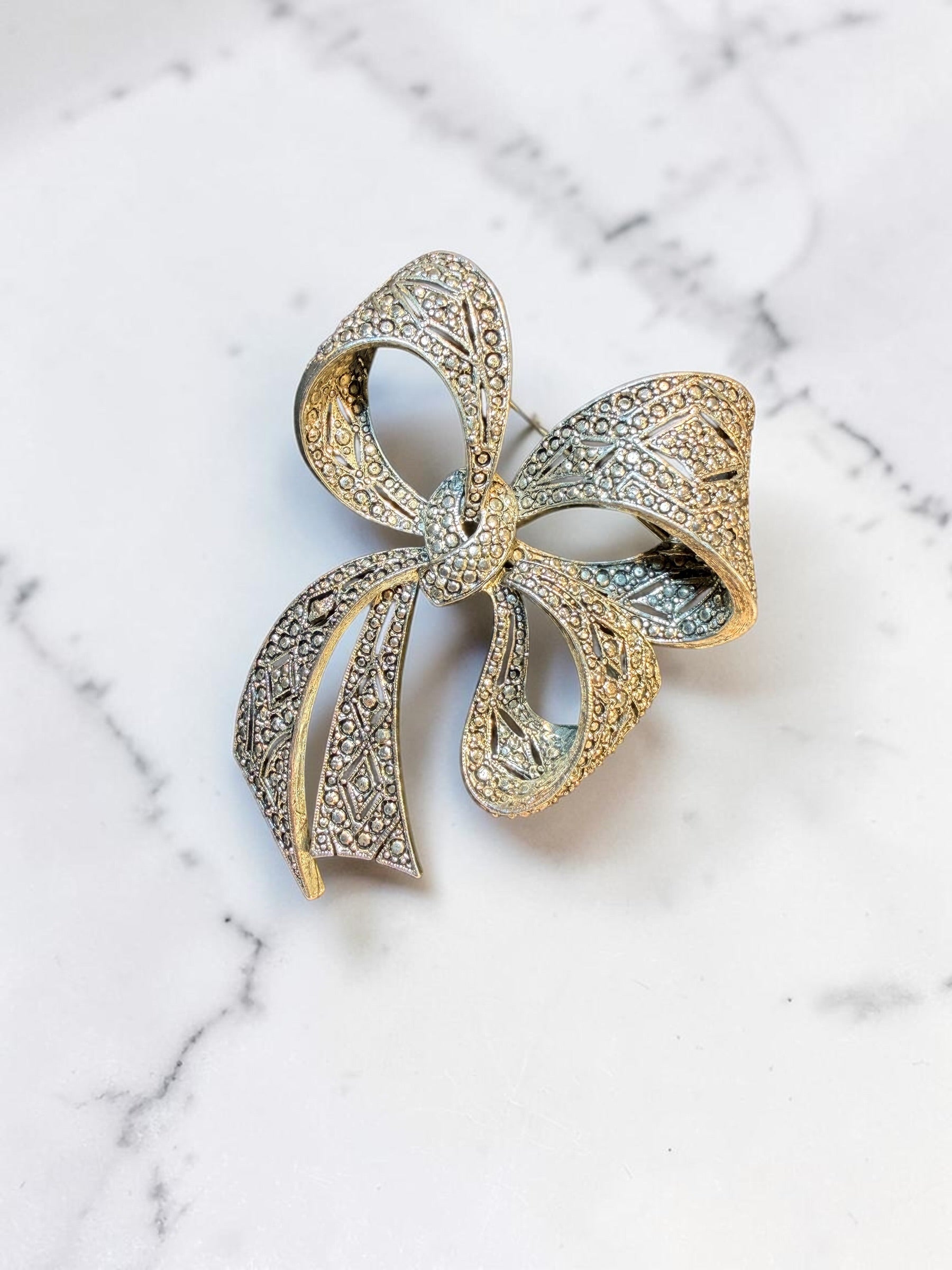 LARGE VINTAGE SILVER BROOCH