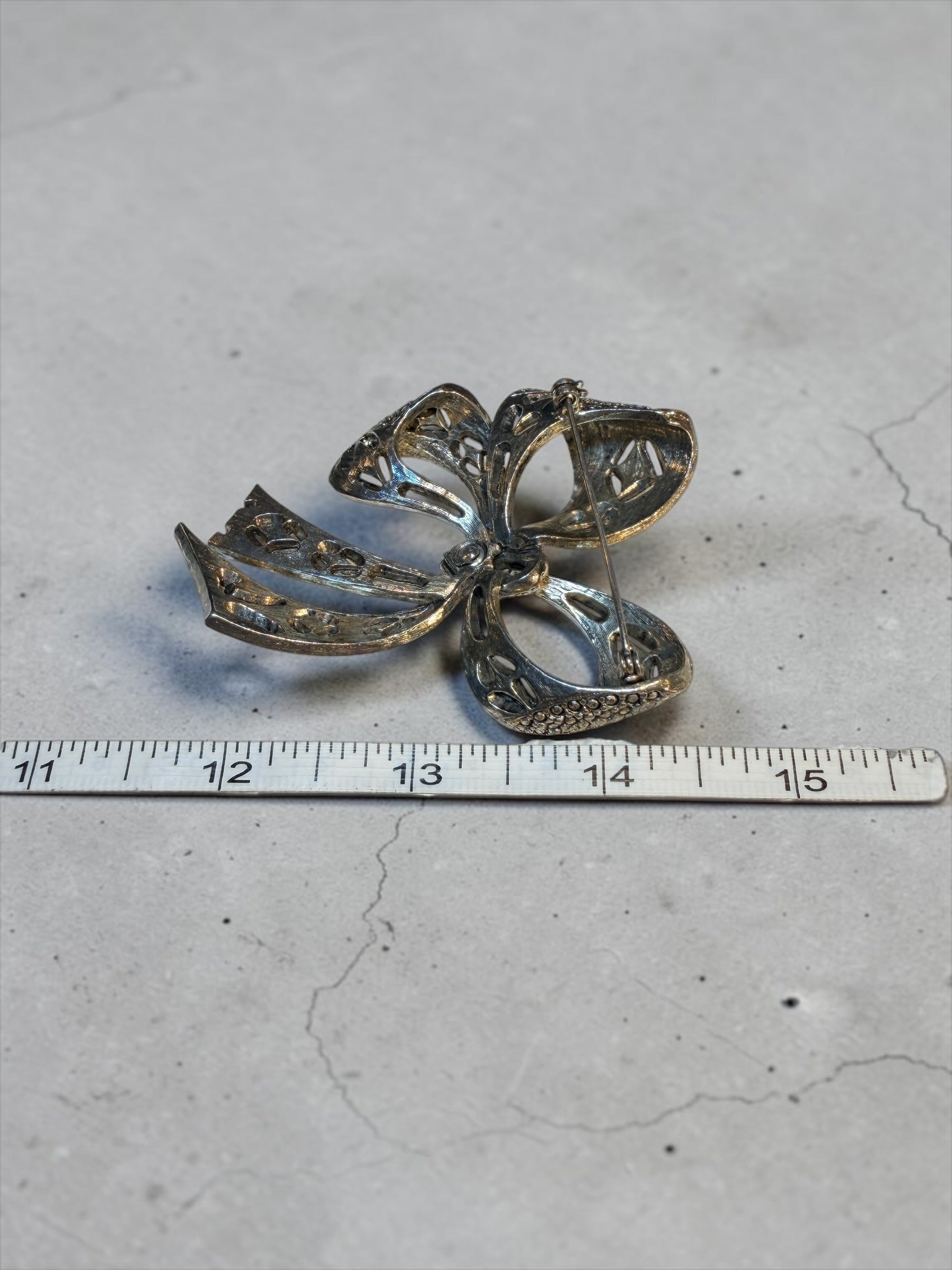 LARGE VINTAGE SILVER BROOCH