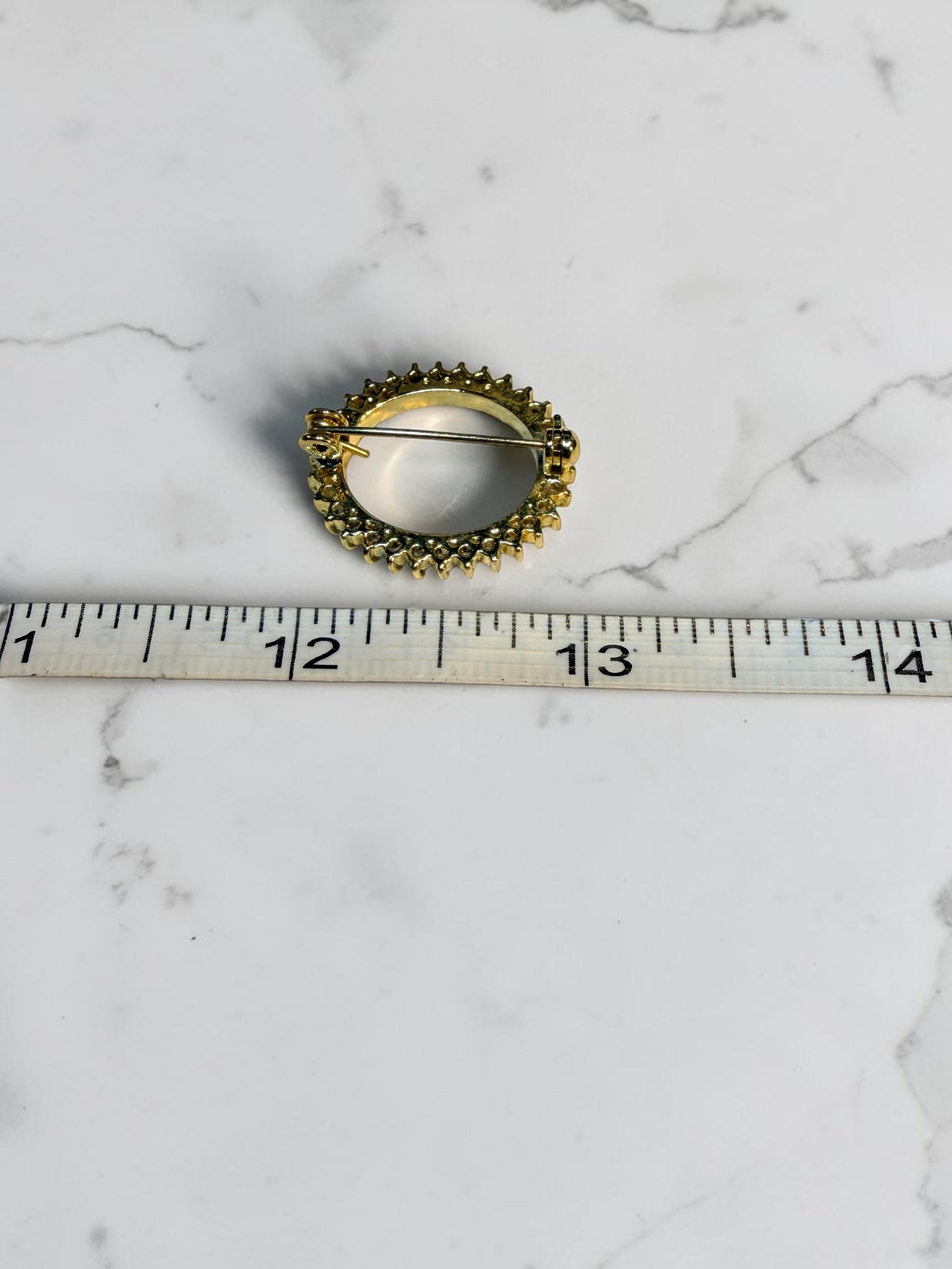 RHINESTONE CIRCLE BROOCH