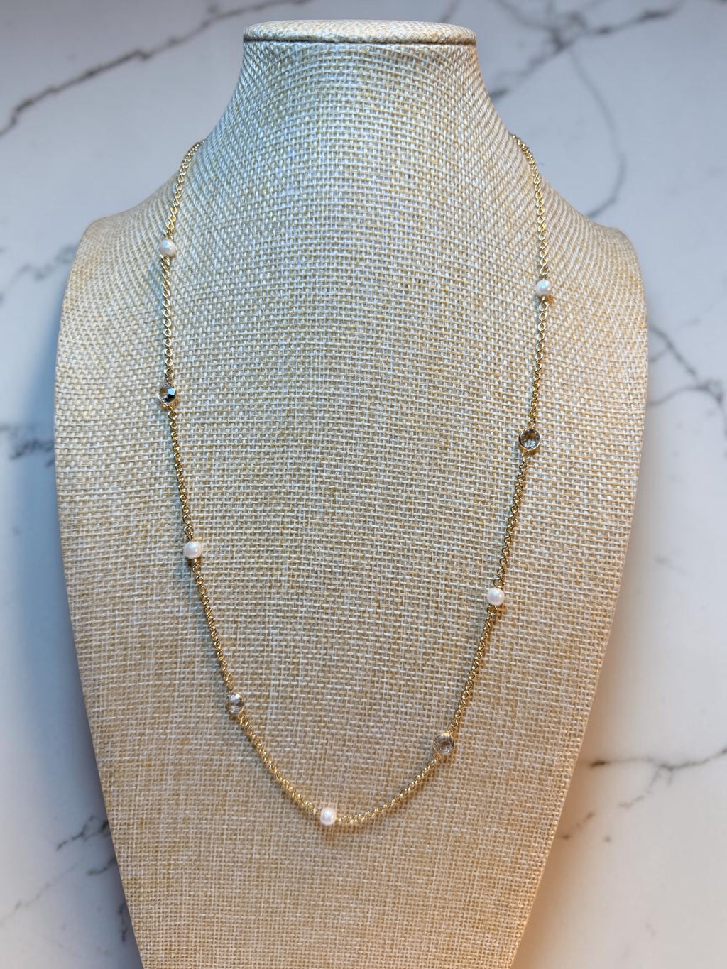 DAINTY PEARL & GLASS NECKLACE