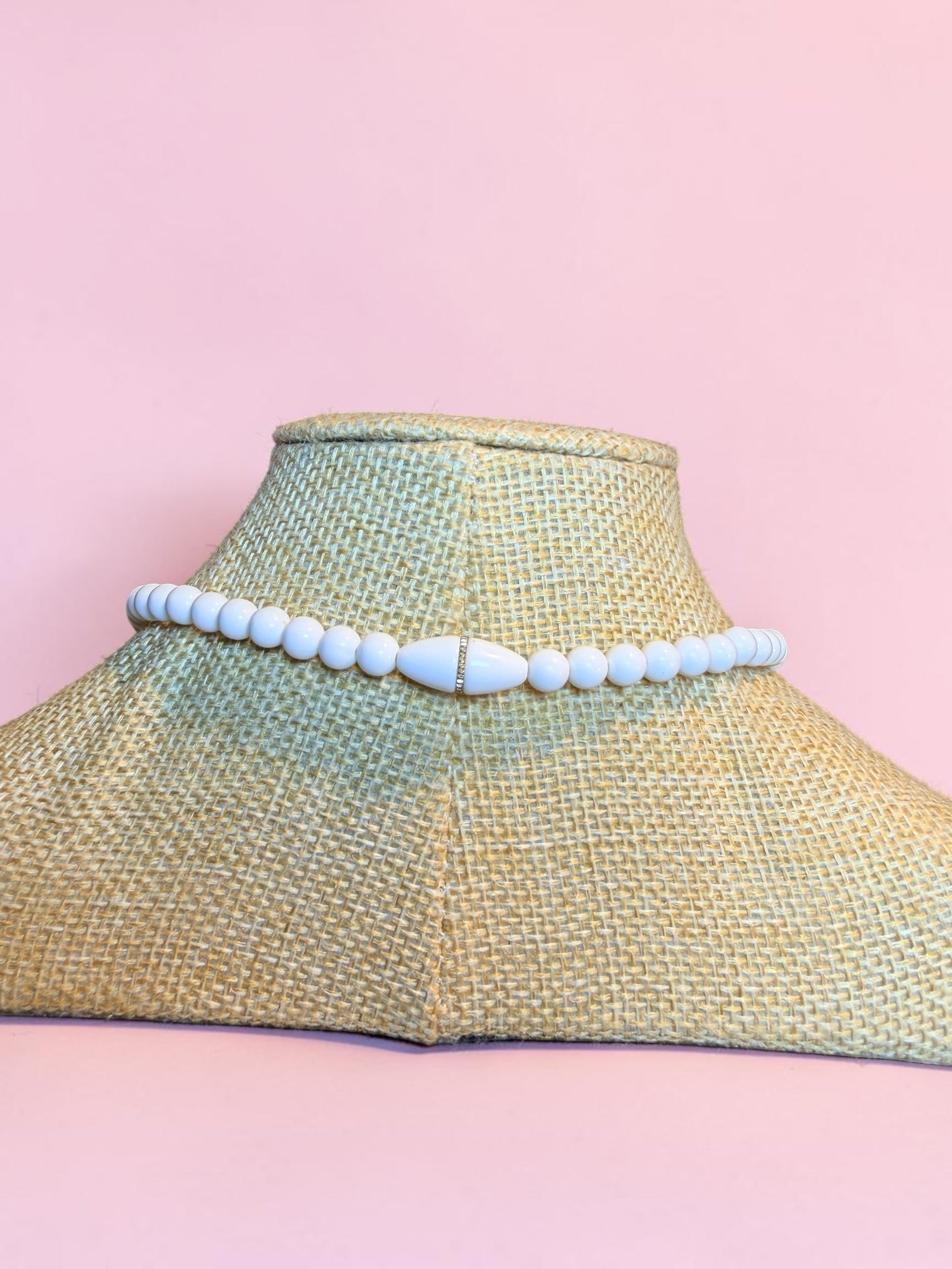 VINTAGE WHITE, ORANGE & GOLD BEADED NECKLACE