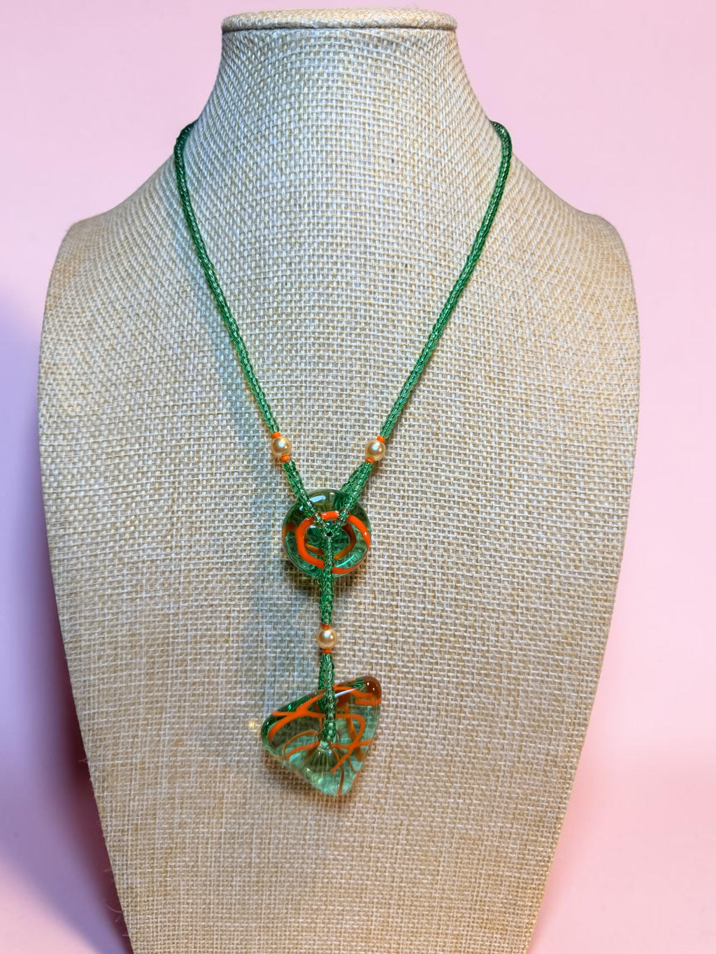 GREEN GLASS BEADED NECKLACE