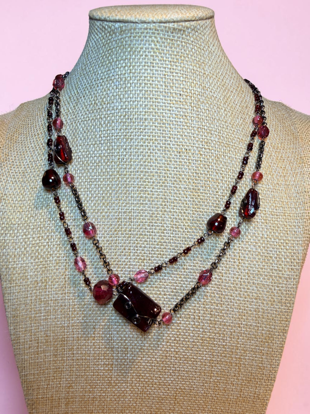 RED GLASS BEADED NECKLACE