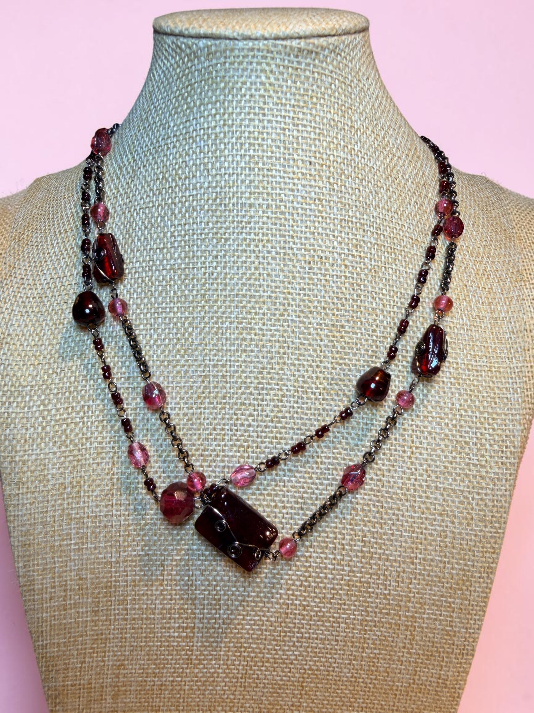 RED GLASS BEADED NECKLACE