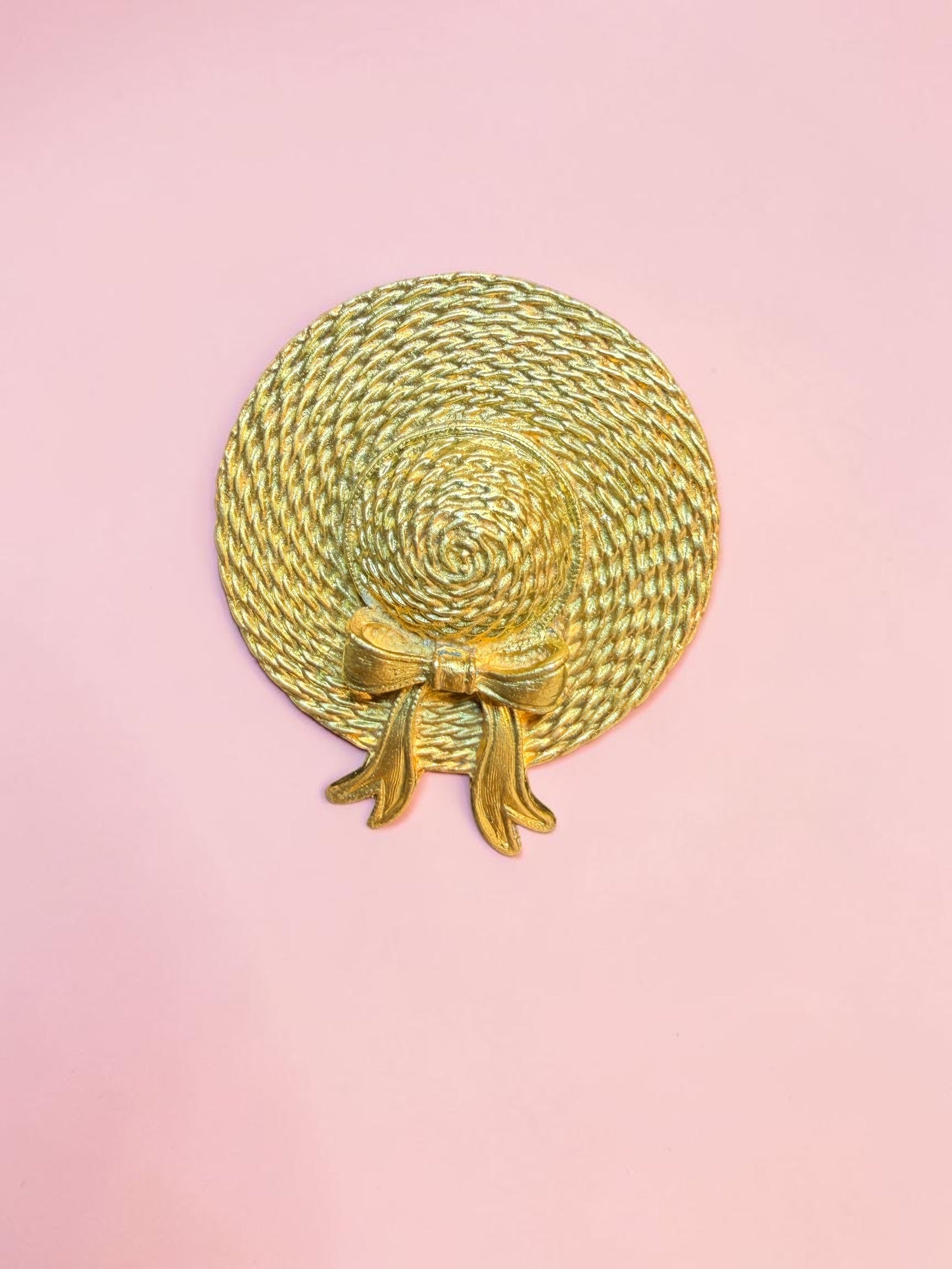 BONNET STRAW HAT BROOCH