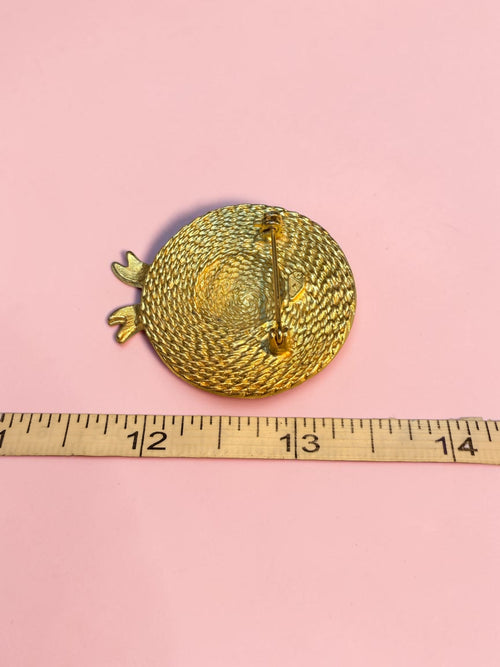 BONNET STRAW HAT BROOCH